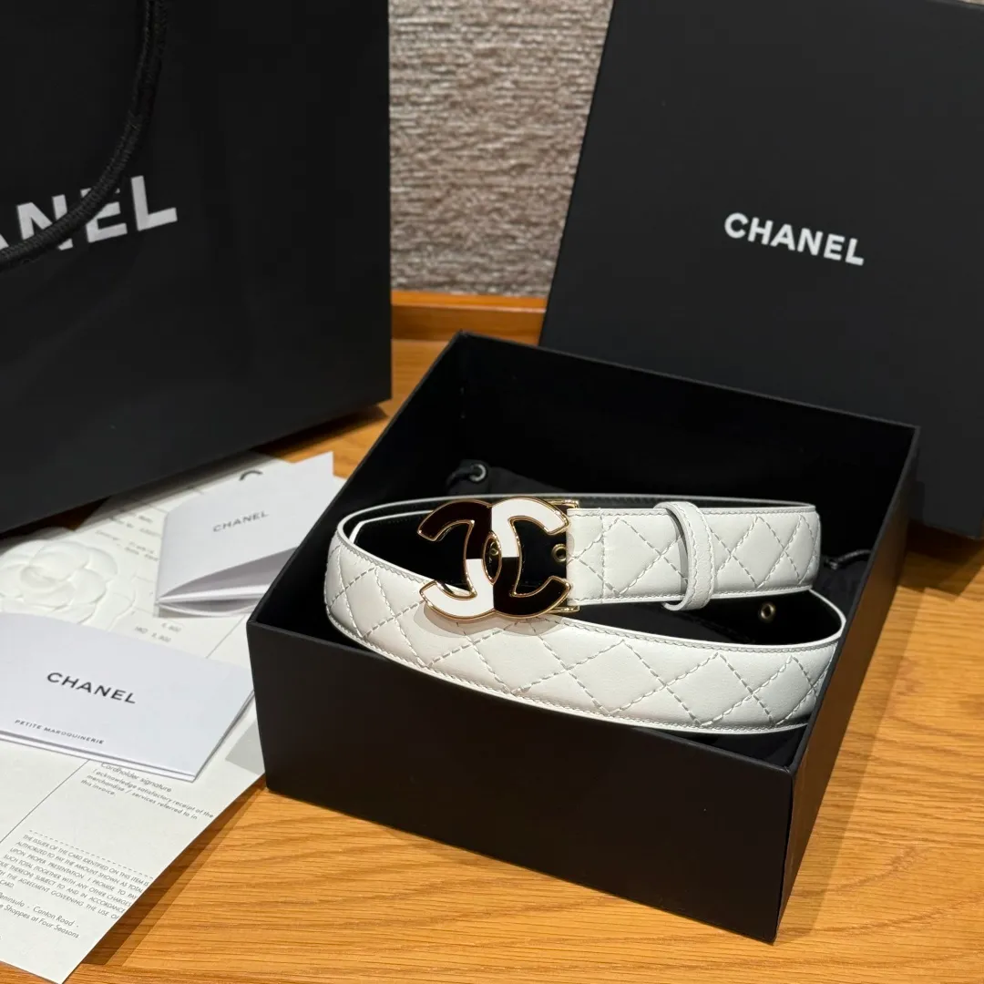 💰460💰Full package💰 💍Purchase level Chanel ⚡️🌹New women's belt, classic metal double C letter logo, made of rhombus sheepskin, the sheepskin texture is super soft, the hardware buckle is very well made, shows the waist shape, very versatile, looks great with skirts, windbreakers and jeans. ⚡️🌹Width 3.0cm