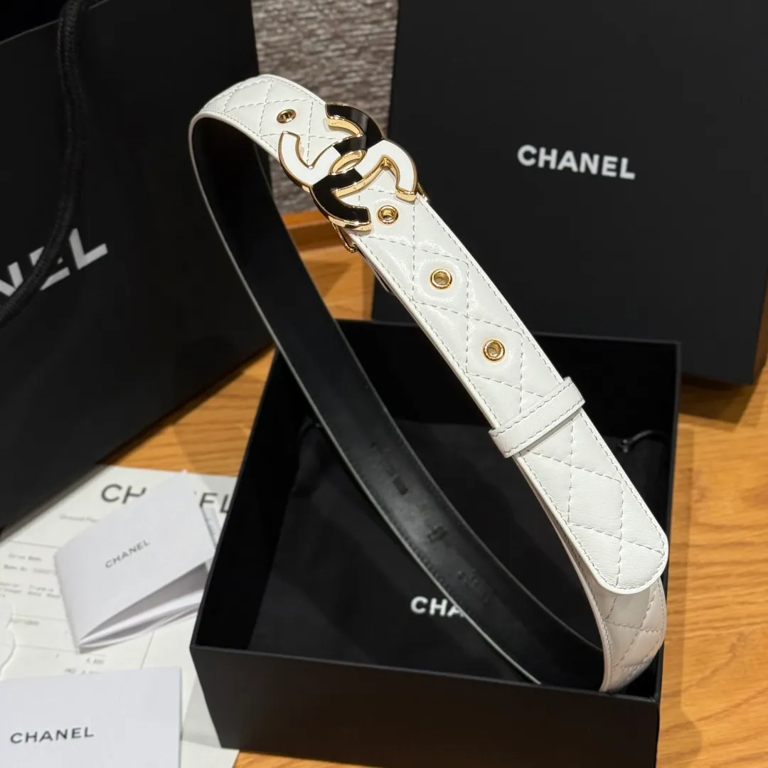 💰460💰Full package💰 💍Purchase level Chanel ⚡️🌹New women's belt, classic metal double C letter logo, made of rhombus sheepskin, the sheepskin texture is super soft, the hardware buckle is very well made, shows the waist shape, very versatile, looks great with skirts, windbreakers and jeans. ⚡️🌹Width 3.0cm