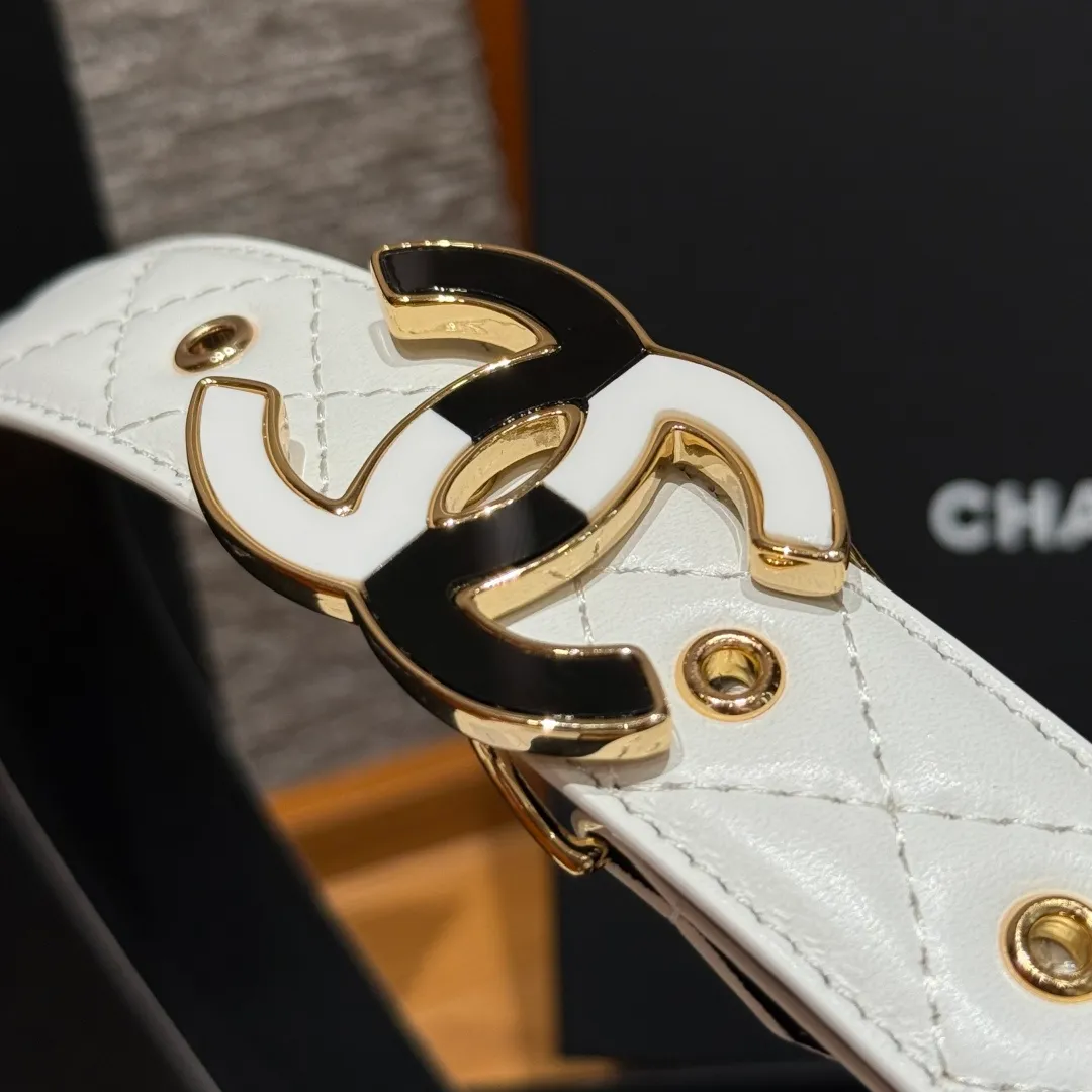 💰460💰Full package💰 💍Purchase level Chanel ⚡️🌹New women's belt, classic metal double C letter logo, made of rhombus sheepskin, the sheepskin texture is super soft, the hardware buckle is very well made, shows the waist shape, very versatile, looks great with skirts, windbreakers and jeans. ⚡️🌹Width 3.0cm