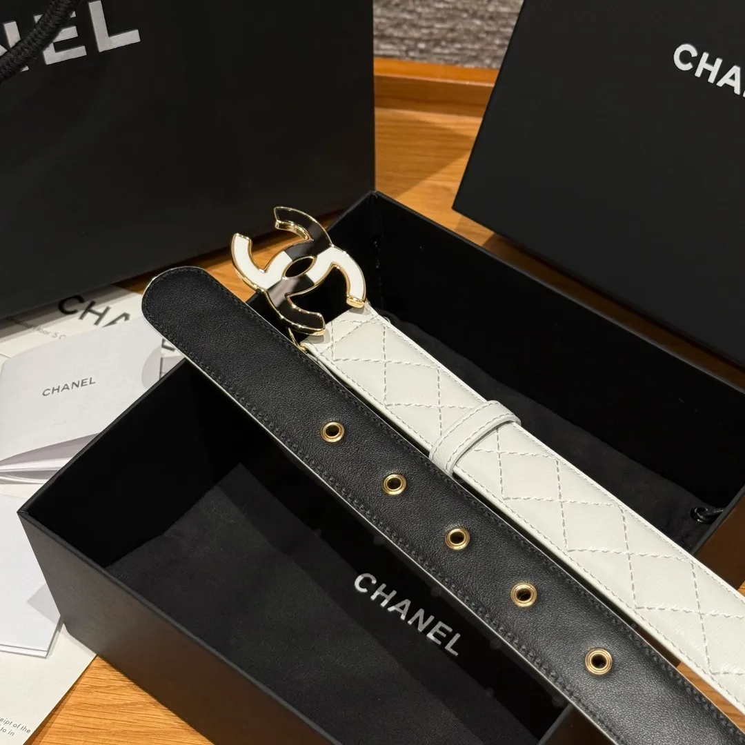 💰460💰Full package💰 💍Purchase level Chanel ⚡️🌹New women's belt, classic metal double C letter logo, made of rhombus sheepskin, the sheepskin texture is super soft, the hardware buckle is very well made, shows the waist shape, very versatile, looks great with skirts, windbreakers and jeans. ⚡️🌹Width 3.0cm