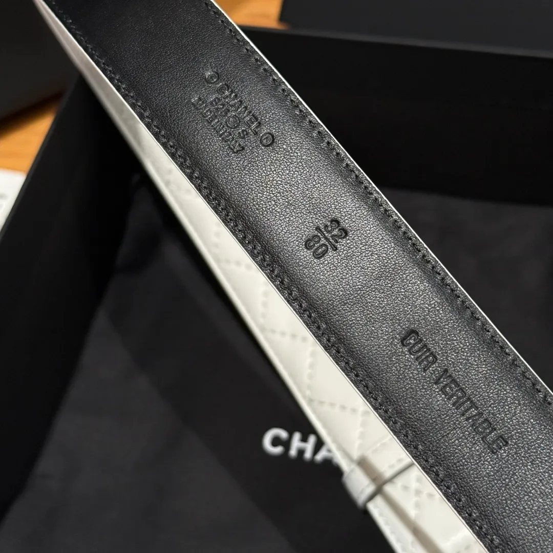 💰460💰Full package💰 💍Purchase level Chanel ⚡️🌹New women's belt, classic metal double C letter logo, made of rhombus sheepskin, the sheepskin texture is super soft, the hardware buckle is very well made, shows the waist shape, very versatile, looks great with skirts, windbreakers and jeans. ⚡️🌹Width 3.0cm