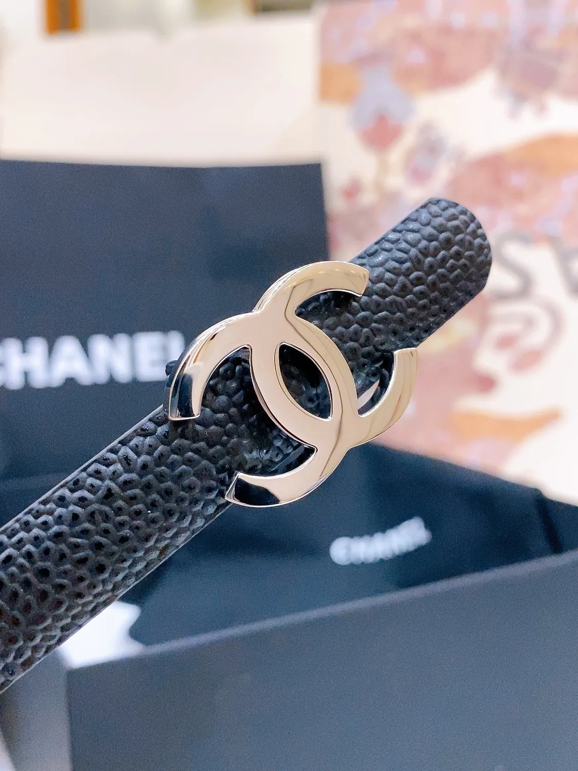 💰440💰Full package💰 💍Purchase level Chanel⚡️🌹Classic double C belt Classic double C belt, braided hardware and calfskin belt body⚡️🌹Perfect texture, simply the finishing touch in spring, belt diameter and width 1.5cm⚡️🌹