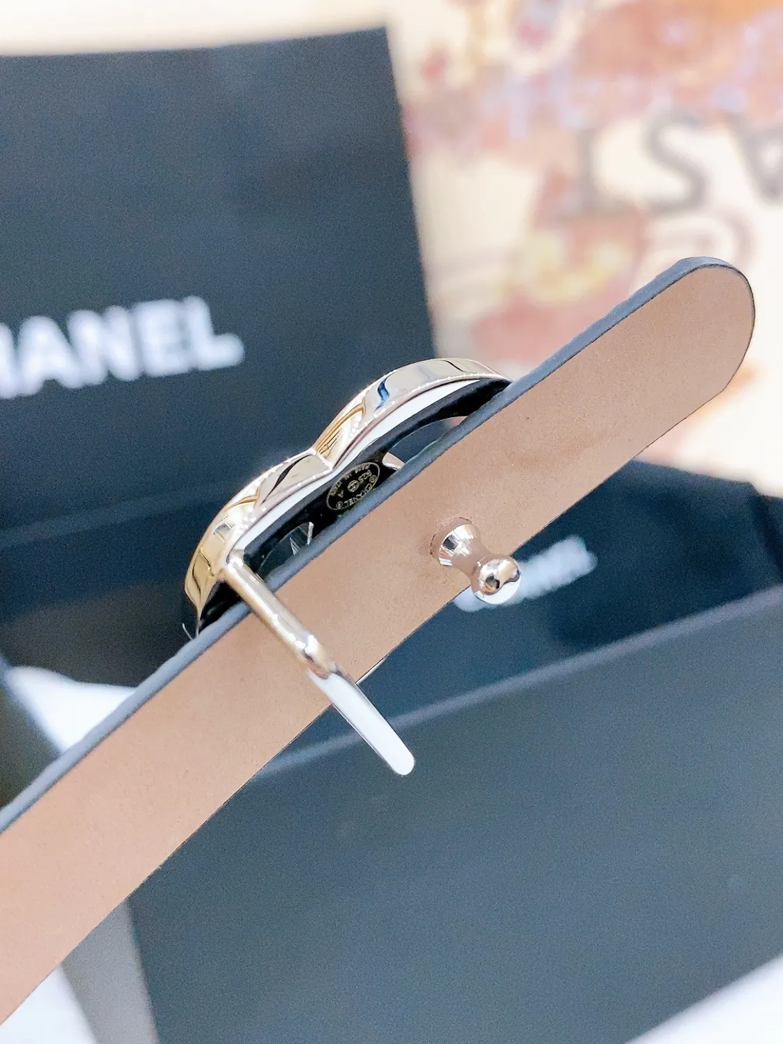 💰440💰Full package💰 💍Purchase level Chanel⚡️🌹Classic double C belt Classic double C belt, braided hardware and calfskin belt body⚡️🌹Perfect texture, simply the finishing touch in spring, belt diameter and width 1.5cm⚡️🌹