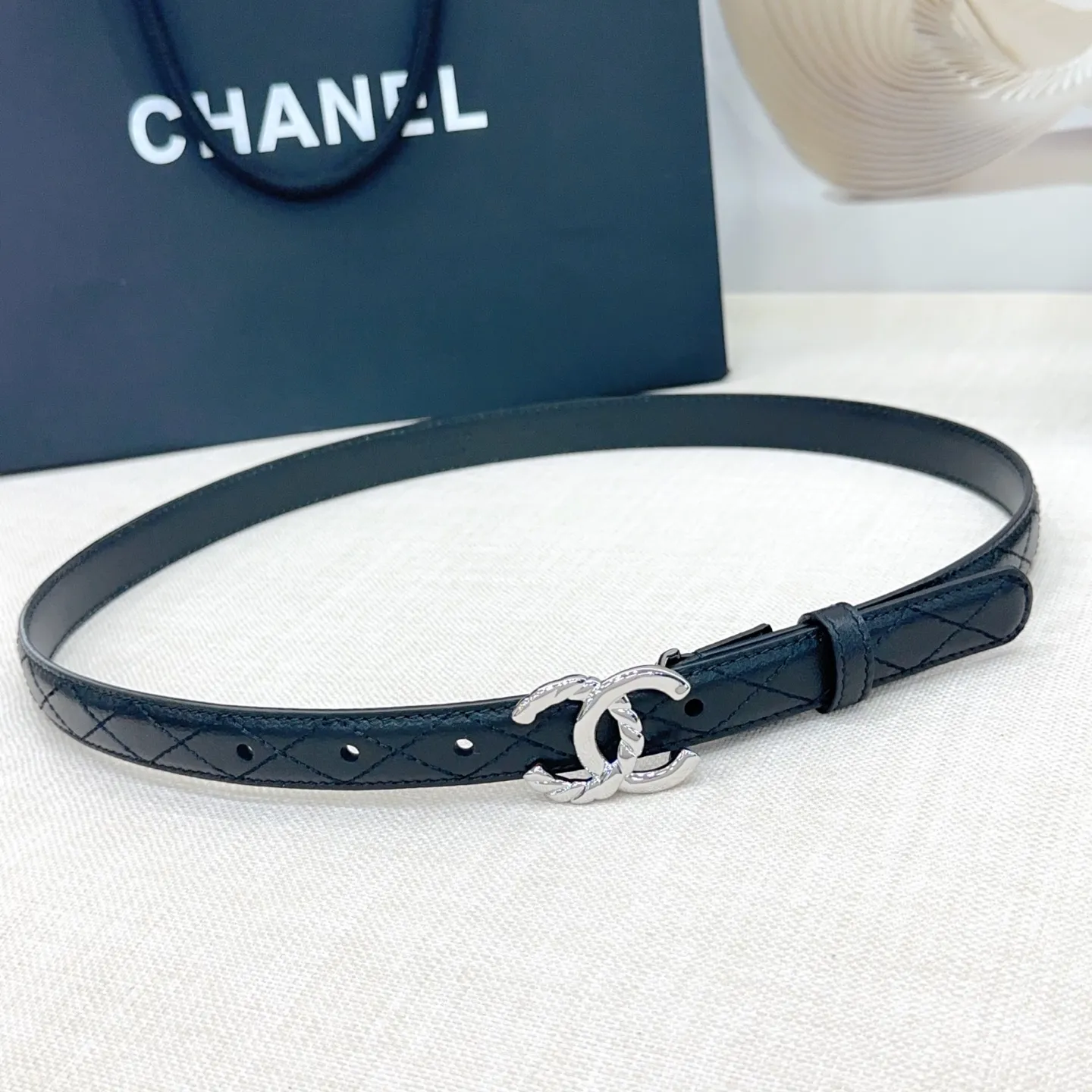 💰480💰Full package💰 💍Purchasing-grade Chanel belt⚡️🌹Width 2.0cm, double-sided first-layer cowhide, length 75-100cm European⚡️🌹Copper hardware buckle original mold opening and customization