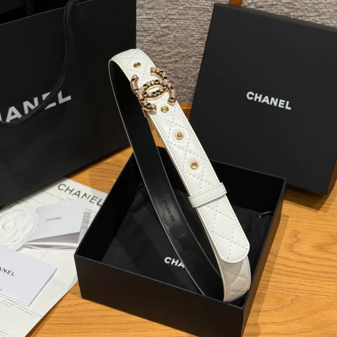 💰460💰Full package💰 💍Purchase level Chanel ⚡️🌹New women's belt, classic metal double C letter logo, made of rhombus sheepskin, the sheepskin texture is super soft, the hardware buckle is very well made, shows the waist shape, very versatile, looks great with skirts, windbreakers and jeans. ⚡️🌹Width 3.0cm
