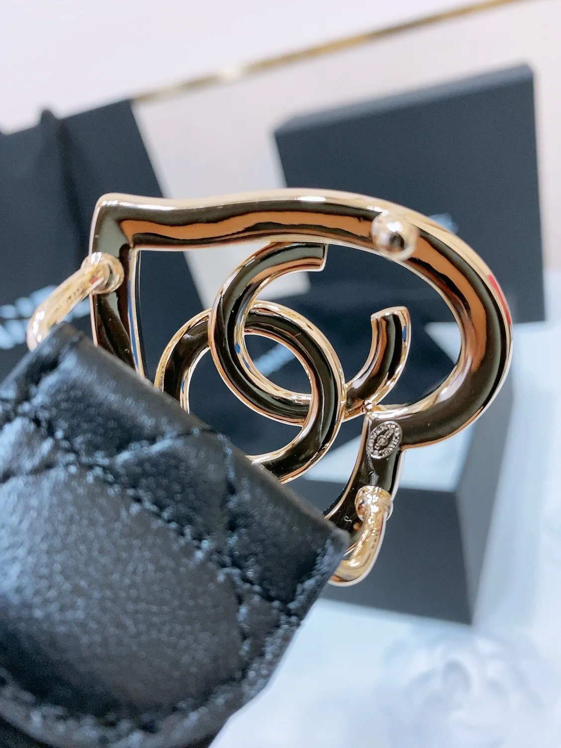 💰560💰Full package💰 💍Purchasing level Grandma 4.0cm⚡️🌹Chanel 24cc logo buckle⚡️🌹Brass metal imported lambskin rhombus belt body⚡️🌹First-layer cowhide bottom soft to the touch and delicate 3.8cm
