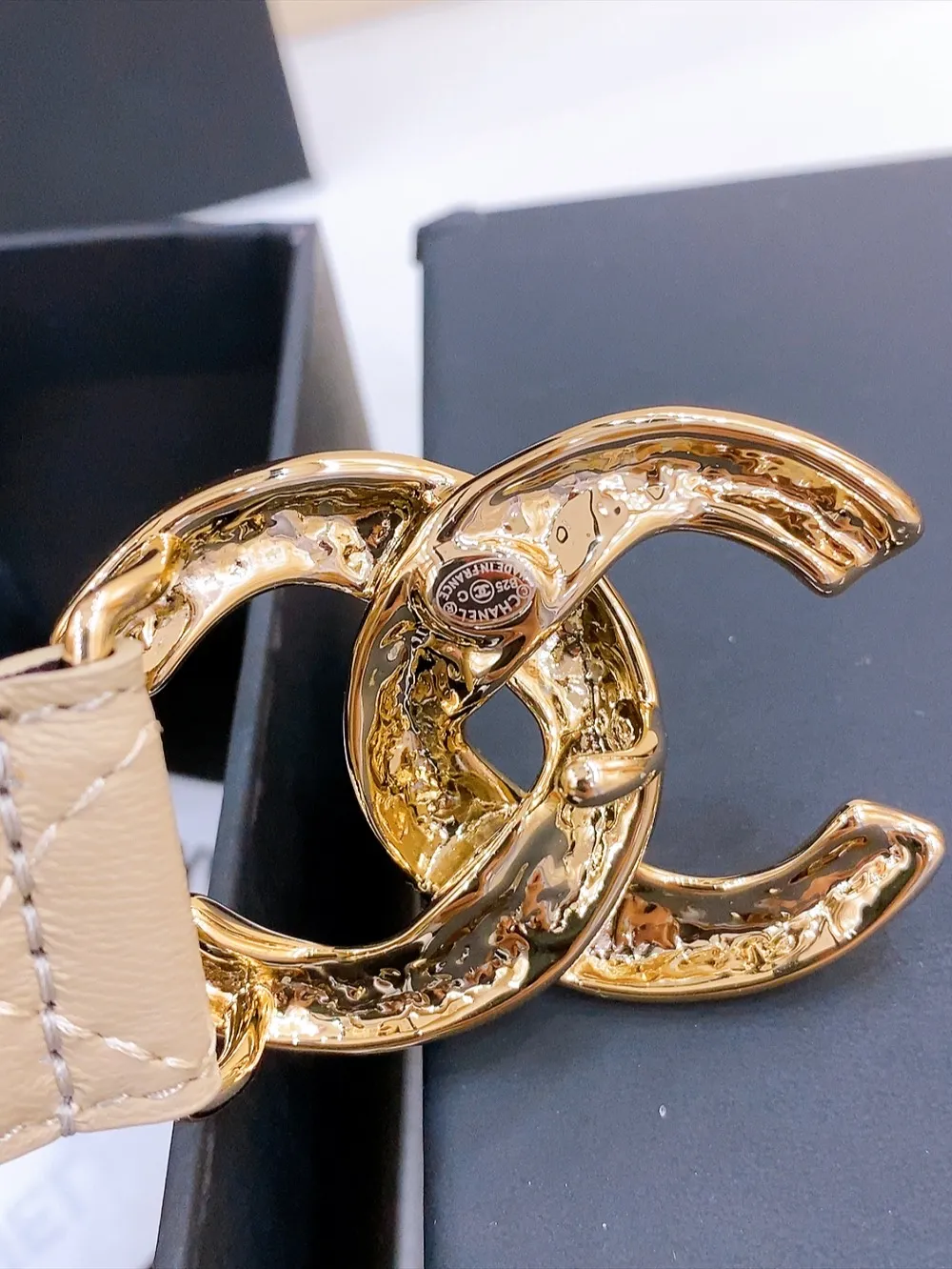 💰480💰Full package💰 💍Purchase level Chanel ⚡️🌹New women's belt Classic sheepskin leather double C buckle⚡️🌹The golden double C buckle is the iconic design of Chanel. The black belt is simple and elegant. It can be easily controlled whether it is daily wear or formal occasions⚡️🌹Width 3.0cm