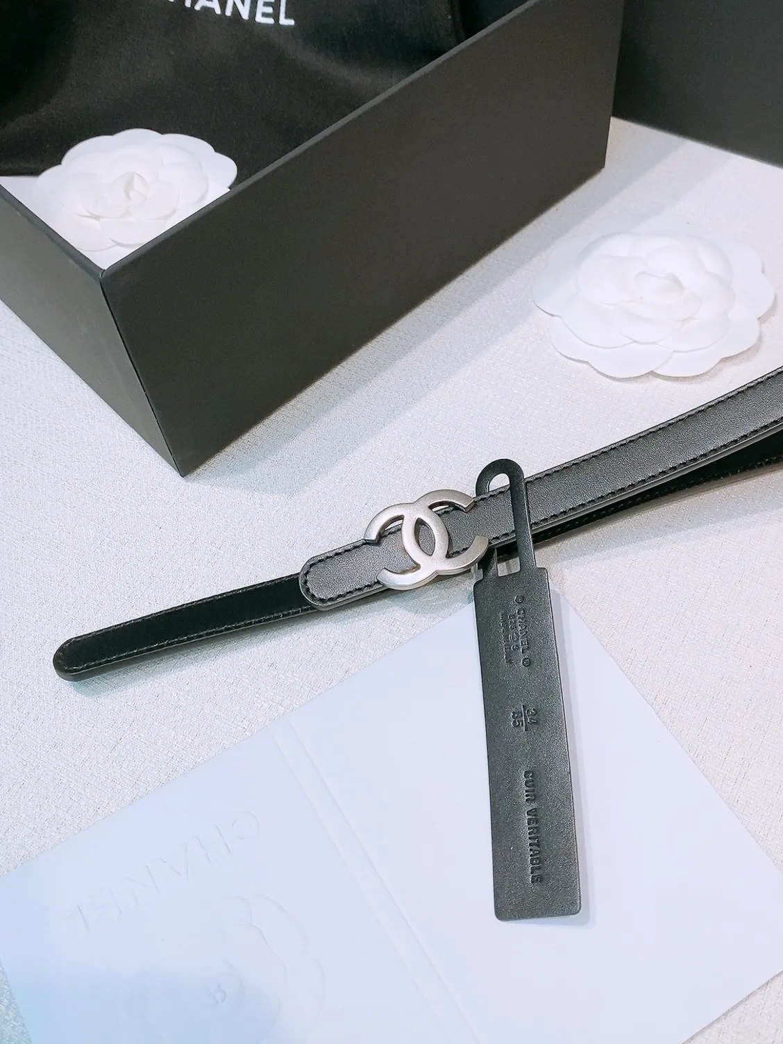 💰440💰Full package💰 💍Purchase level Chanel ⚡️🌹New narrow double-sided belt Chanel classic double-sided belt, made of high-quality calfskin, more suitable for summer, suitable for matching pants and skirts, very versatile 👍, the overall details are very surprising, full of design 👍🏻 Width: 15 mm