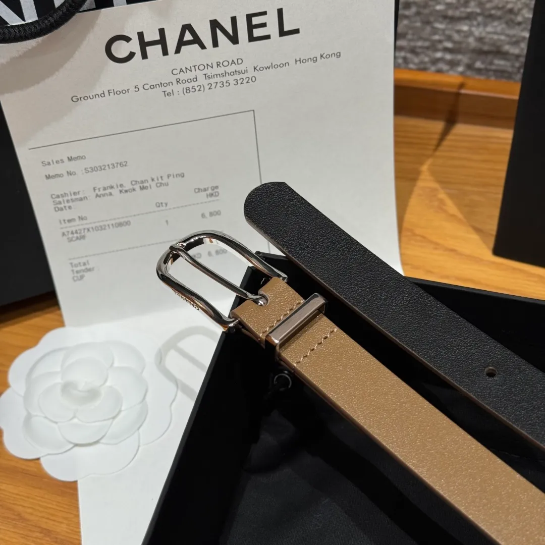 💰440💰Full package💰 💍Purchasing agent grade Chanel ⚡️🌹U-shaped women's belt This is made of imported cowhide, and the hardware is designed with a U-shaped pin buckle. Wearing the belt shows your waistline, enhances your temperament, and instantly becomes fashionable. It is a classic embellishment. Whether it is daily travel or attending important occasions, it can easily control various styles of clothing.⚡️🌹Width: 20 mm