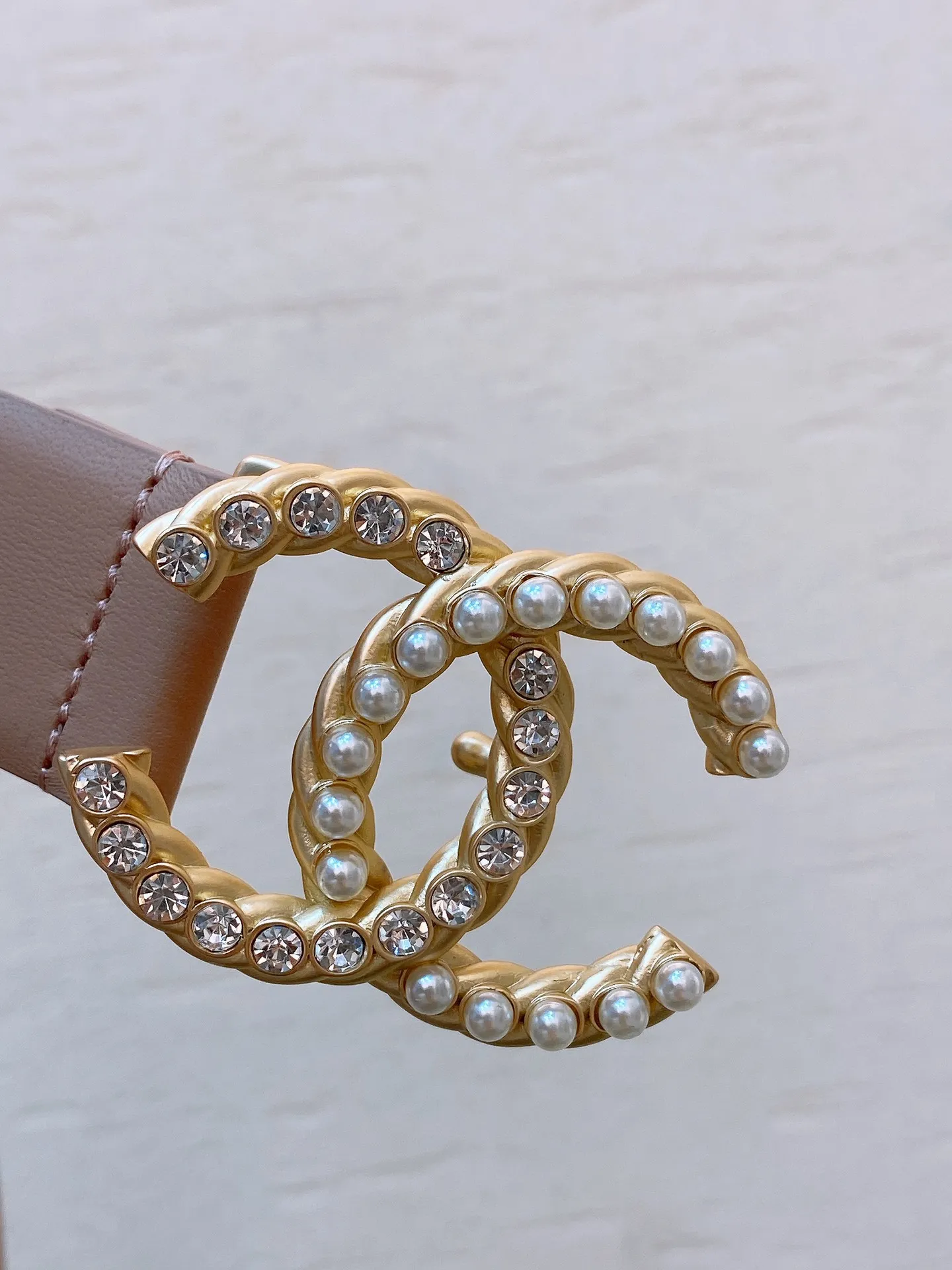 💰460💰Full package💰 💍Purchase-grade chanel⚡️🌹Pearls and rhinestones CCLogo buckle Double-sided imported first-layer cowhide⚡️🌹3.0cm boutique