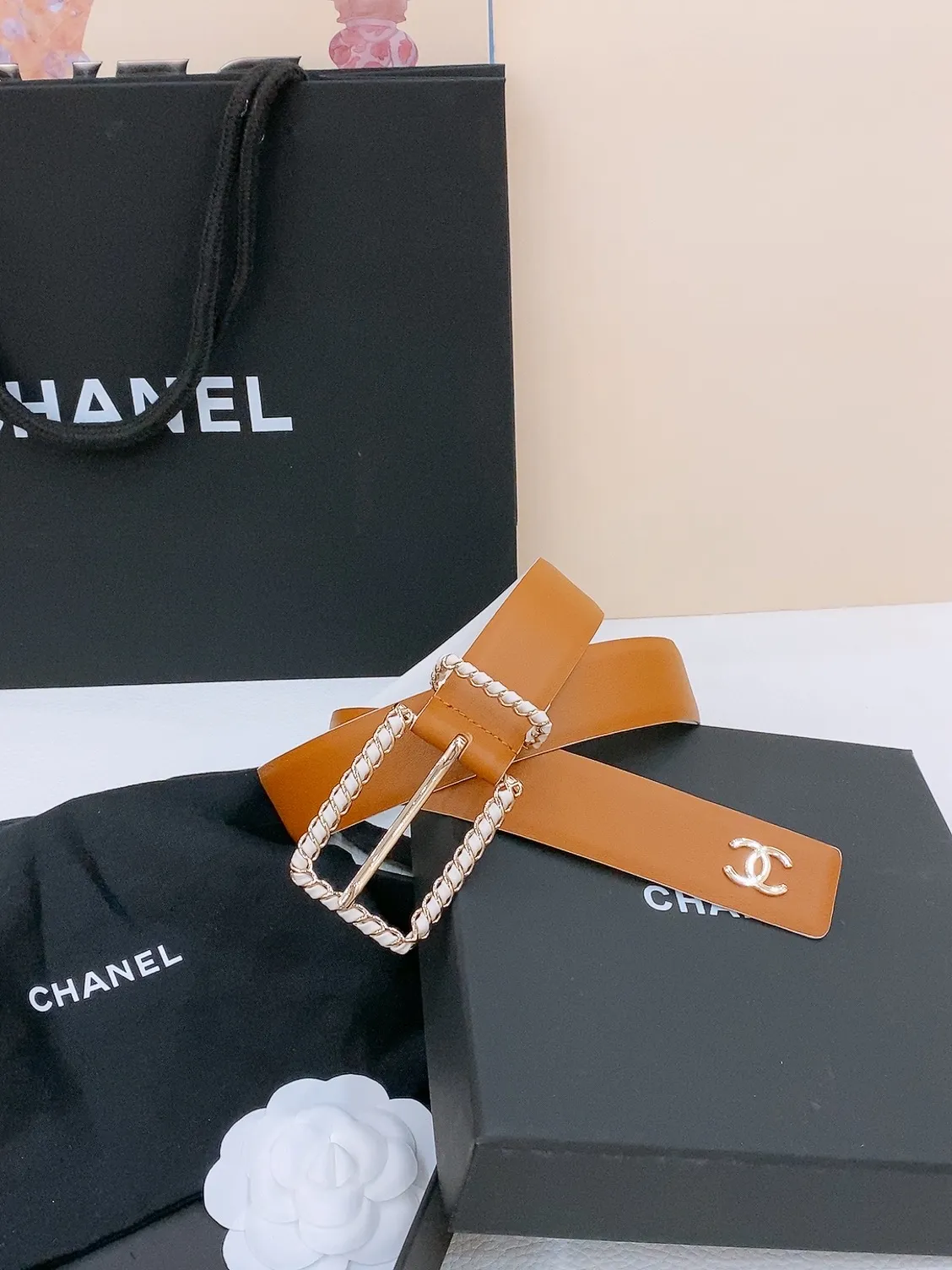 💰480💰Full package💰 💍Purchase level Chanel⚡️🌹Twisted twist pin buckle New design flip pin buckle with imported fetal cowhide belt⚡️🌹Soft touch and full texture Tail CC metal embellishment⚡️🌹Width 3.0cm