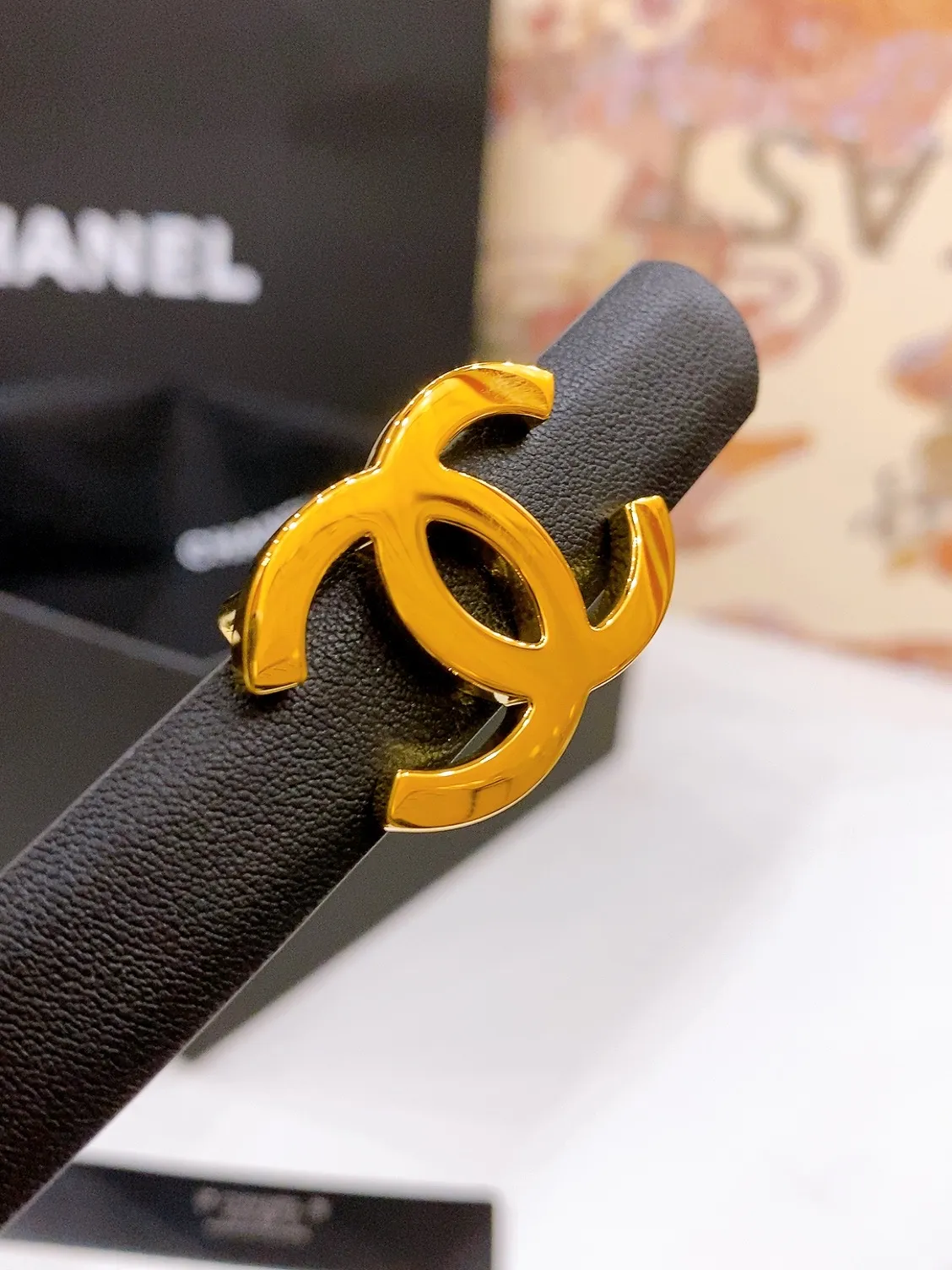 💰440💰Full package💰 💍Purchase level Chanel⚡️🌹Classic double C belt Classic double C belt, braided hardware and calfskin belt body⚡️🌹Perfect texture, simply the finishing touch in spring, belt diameter and width 1.5cm⚡️🌹