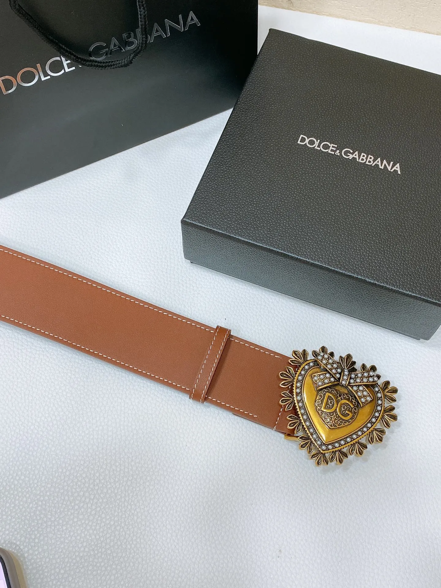 💰560💰Full package💰 💍Purchase grade DG Dolce & Gabbana, DG rhinestone logo love calfskin belt • Point buckle opening and closing below the buckle, imported original patent leather fabric black cowhide with DG simple buckle, fashionable and versatile 5.0cm