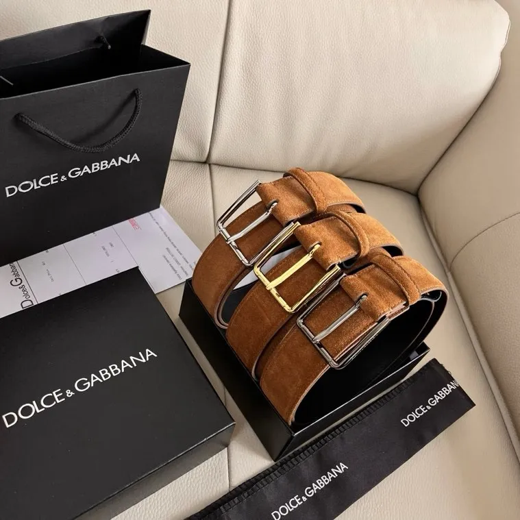 💰460💰Full package💰 💍Purchase level Dolce & Gabbana DG⚡️🌹4.0cm wide new nubuck leather Re-Edition fashion show is a dreamy journey back to the origin of the brand, where the past and the present meet, interpreting archive items from an innovative perspective