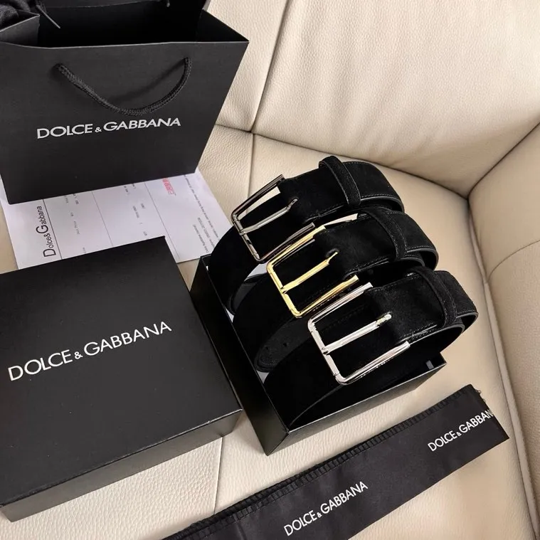 💰460💰Full package💰 💍Purchase level Dolce & Gabbana DG⚡️🌹4.0cm wide new nubuck leather Re-Edition fashion show is a dreamy journey back to the origin of the brand, where the past and the present meet, interpreting archive items from an innovative perspective