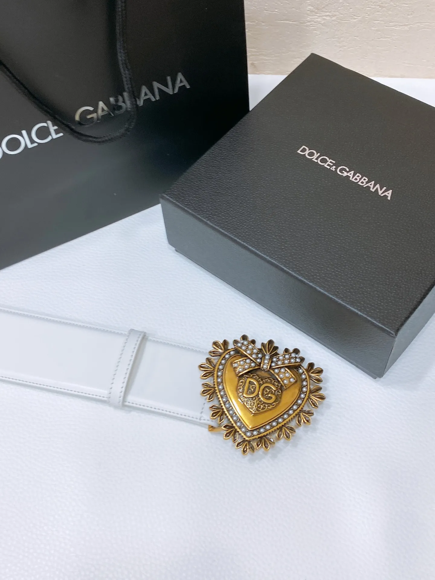 💰560💰Full package💰 💍Purchase grade DG Dolce & Gabbana, DG rhinestone logo love calfskin belt • Point buckle opening and closing below the buckle, imported original patent leather fabric black cowhide with DG simple buckle, fashionable and versatile 5.0cm