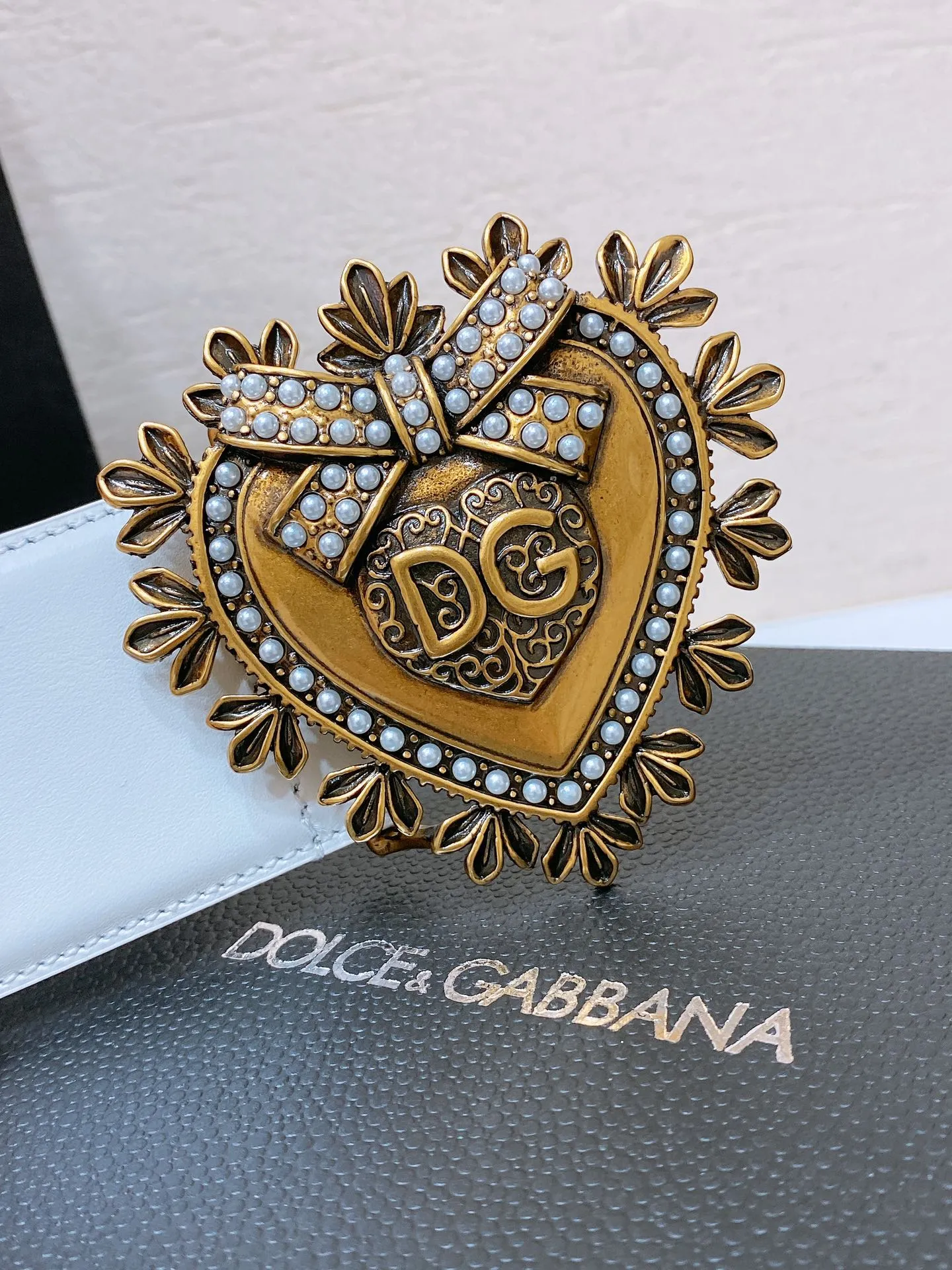 💰560💰Full package💰 💍Purchase grade DG Dolce & Gabbana, DG rhinestone logo love calfskin belt • Point buckle opening and closing below the buckle, imported original patent leather fabric black cowhide with DG simple buckle, fashionable and versatile 5.0cm