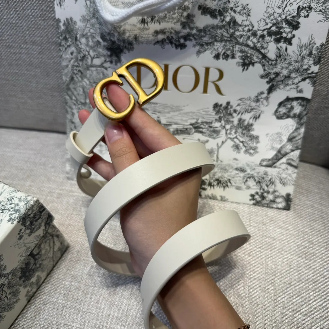 💰420💰Full set of packaging💰 💍Purchasing-grade Dior series⚡️High-end quality cowhide, imported first-layer cowhide and base leather matching⚡️Leather version genuine mold opening, buckle head palladium-plated fine pure copper buckle⚡️Width 2.0cm, high-definition real photo