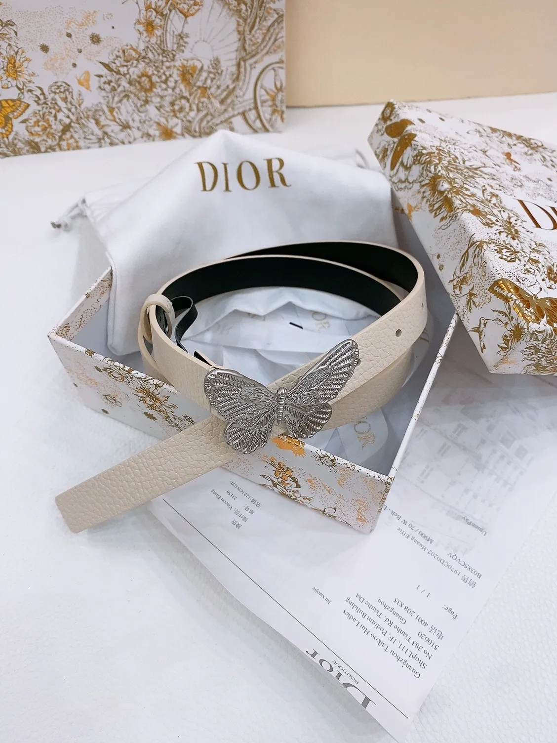 💰440💰Full package💰 💍Purchase level Dior Saddle Belt Brass hardware Double-sided saddle belt Grained cowhide surface and smooth cowhide bottom Soft and delicate feel Belt 2.0cm