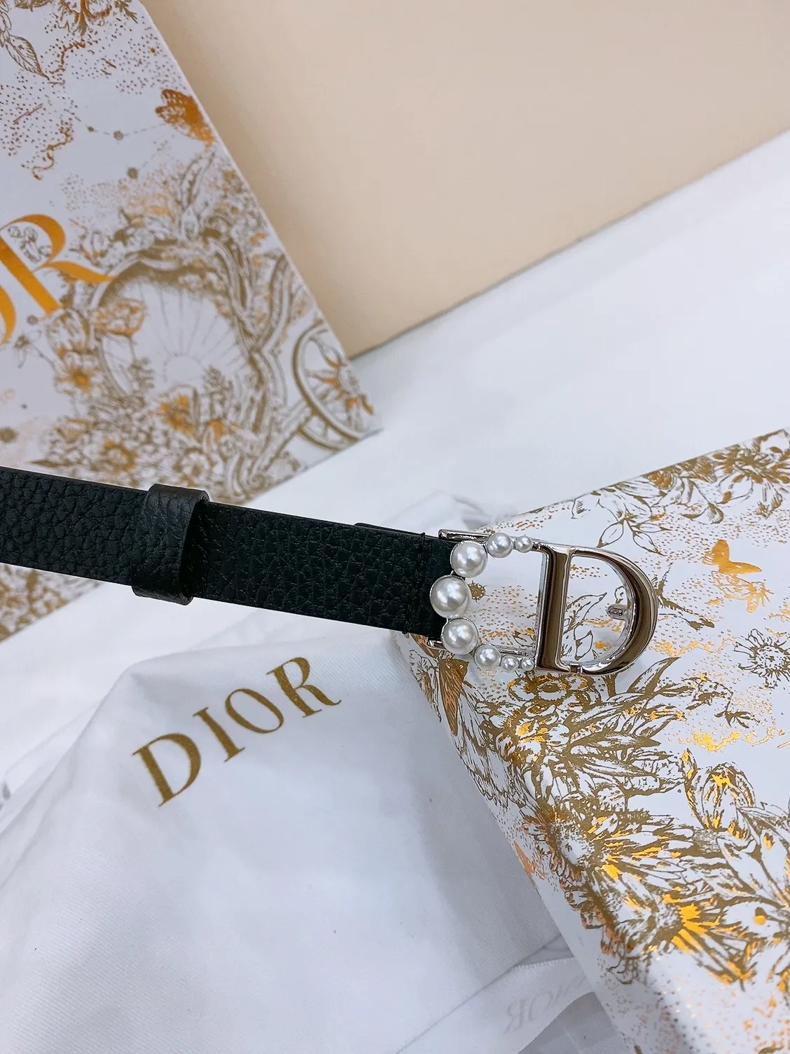 💰440💰Full package💰 💍Purchase level Dior Saddle Belt Brass hardware Double-sided saddle belt Grained cowhide surface and smooth cowhide bottom Soft and delicate feel Belt 2.0cm