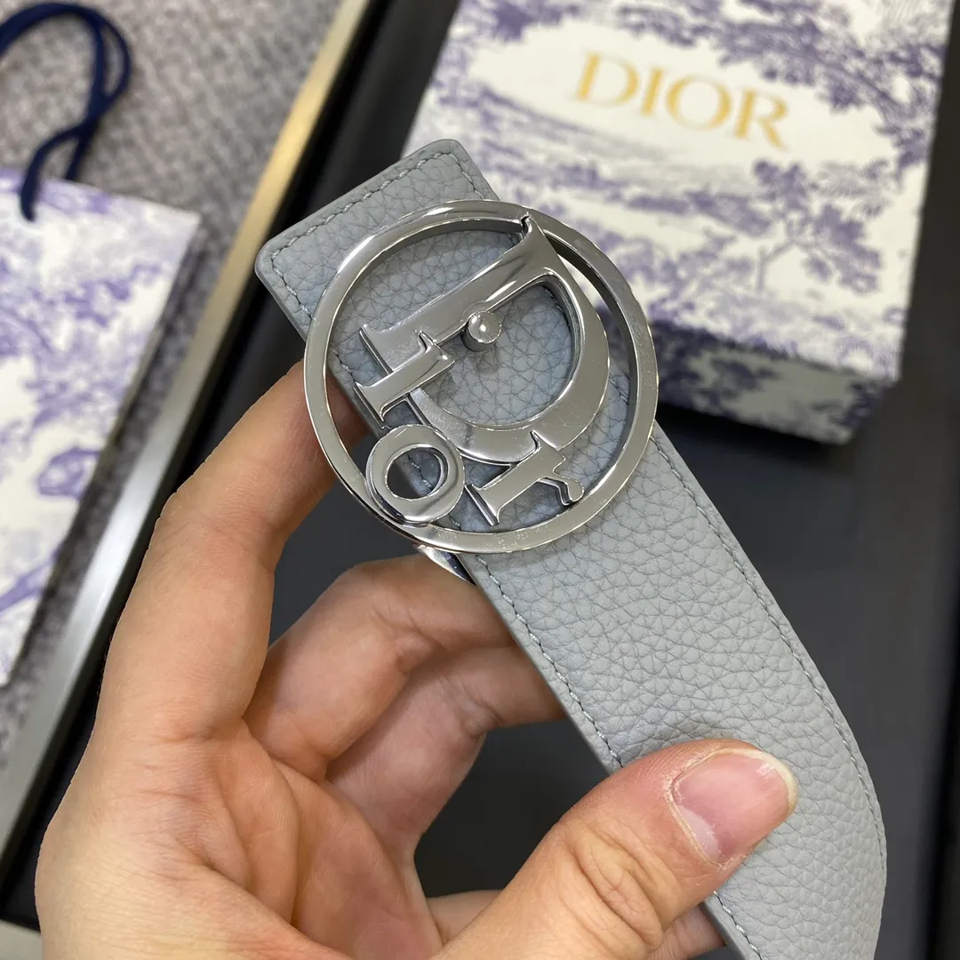 💰460💰Authentic packaging💰 💍Purchasing-grade Dior DIOR new stainless steel hardware 3.5CM wide, imported first-layer cowhide with classic letter cloth. Matched with the original single ruthenium-palladium electroplated CD buckle, feel. The oil edges are almost perfect, the original leather is customized