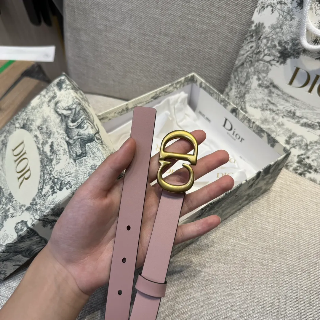 💰420💰Full set of packaging💰 💍Purchasing-grade Dior series⚡️High-end quality cowhide, imported first-layer cowhide and base leather matching⚡️Leather version genuine mold opening, buckle head palladium-plated fine pure copper buckle⚡️Width 2.0cm, high-definition real photo