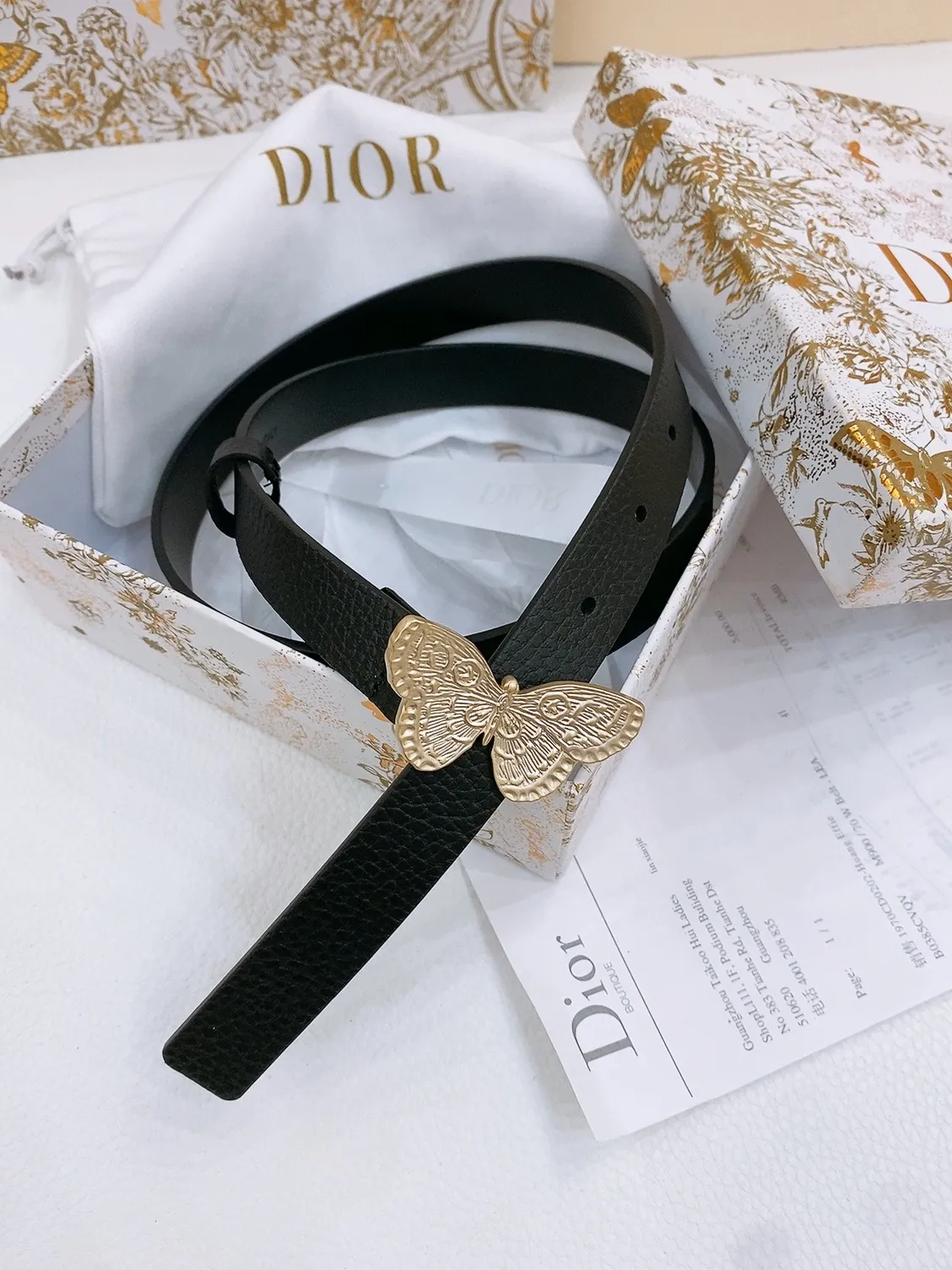 💰440💰Full package💰 💍Purchase level Dior Saddle Belt Brass hardware Double-sided saddle belt Grained cowhide surface and smooth cowhide bottom Soft and delicate feel Belt 2.0cm