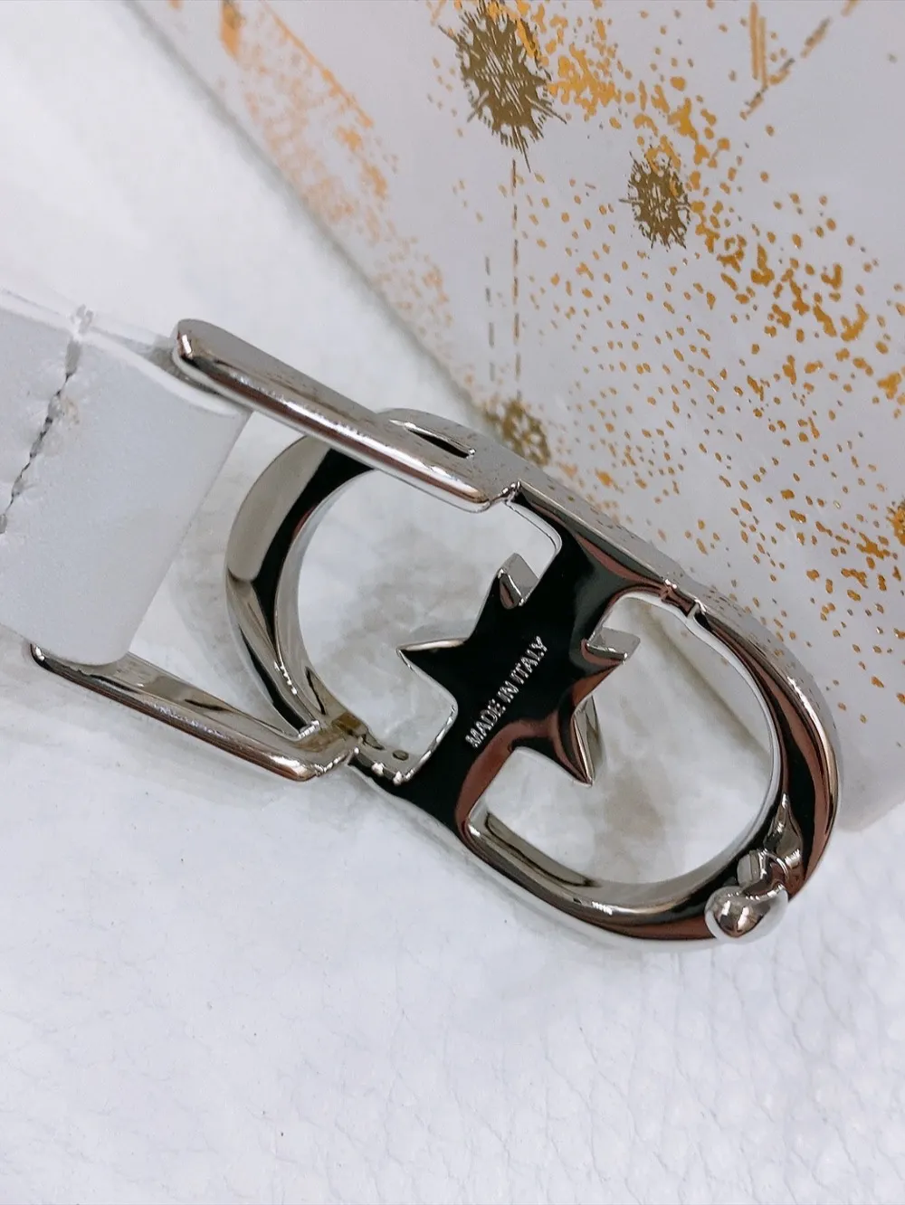 💰440💰Full package💰 💍Purchase grade Dior ⚡️20mm black smooth cow leather and silver tone imitation crystal ⚡️Lucky 30 Montaigne Star CD belt buckle White resin beads ⚡️ Christian Dior Paris logo on the inside Glossy gold finish metal details Top/bottom layer: cow leather Excluding trims and decorative lines