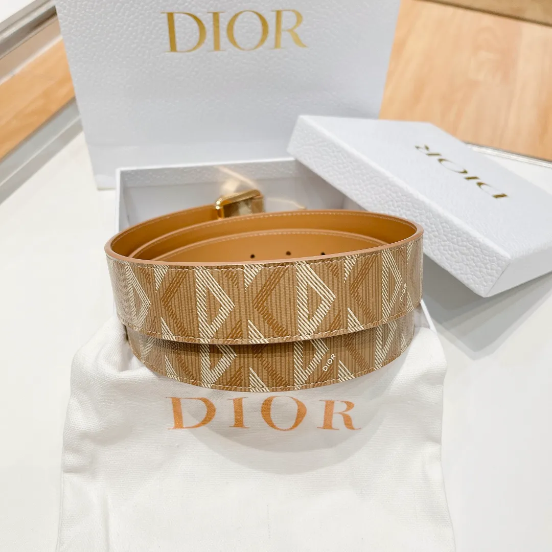 💰480💰Full package💰 💍Purchasing level Dior DIOR 3.5cm men's belt combines elegance with Dior's modern style. Double-sided design. One side is made of gray patterned canvas and the other side is made of gray smooth cow leather. Exquisite and elegant
