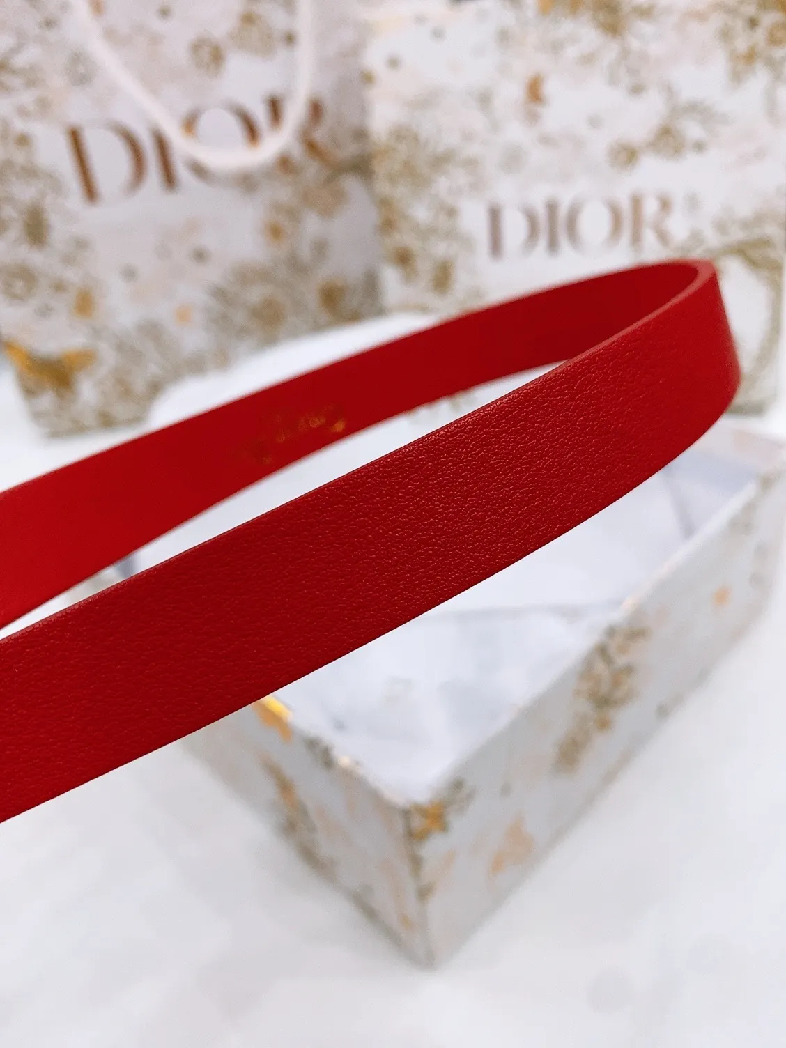 💰440💰Full package💰 💍Consignment grade Dior 20mm black smooth calfskin and silver-toned crystals Dior Chic belt buckle engraved with CD logo White resin beads Christian Dior Paris signature on inner side Lustrous gold-finish metal details Calfskin, brass