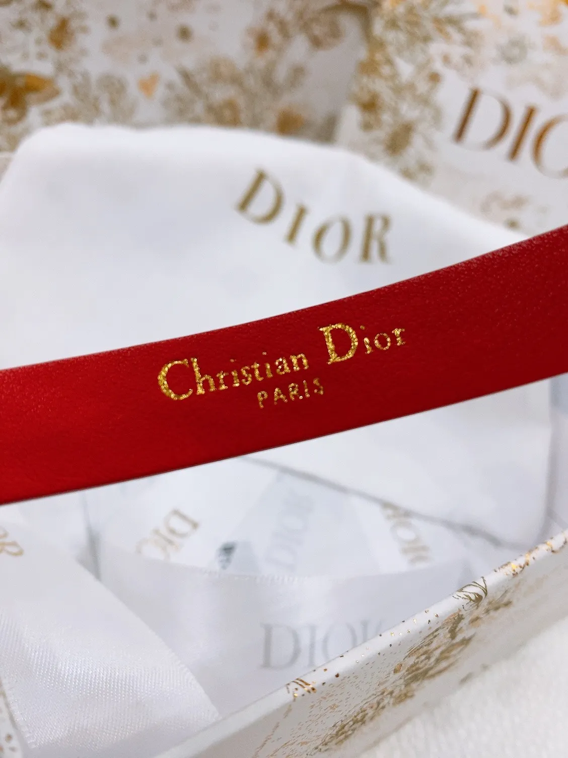 💰440💰Full package💰 💍Consignment grade Dior 20mm black smooth calfskin and silver-toned crystals Dior Chic belt buckle engraved with CD logo White resin beads Christian Dior Paris signature on inner side Lustrous gold-finish metal details Calfskin, brass