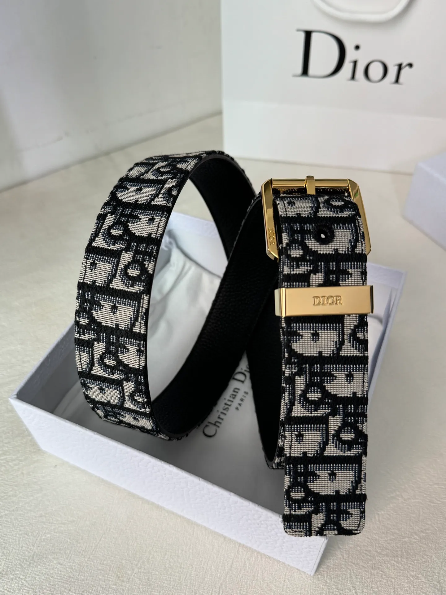 💰480💰Full package💰 💍Purchase level Dior⚡️🌹Black and beige DIOR OBLIQUE print and black cowhide lychee bottom⚡️🌹Exquisite metal pin buckle. Simple, fashionable, super stylish and versatile⚡️🌹High quality