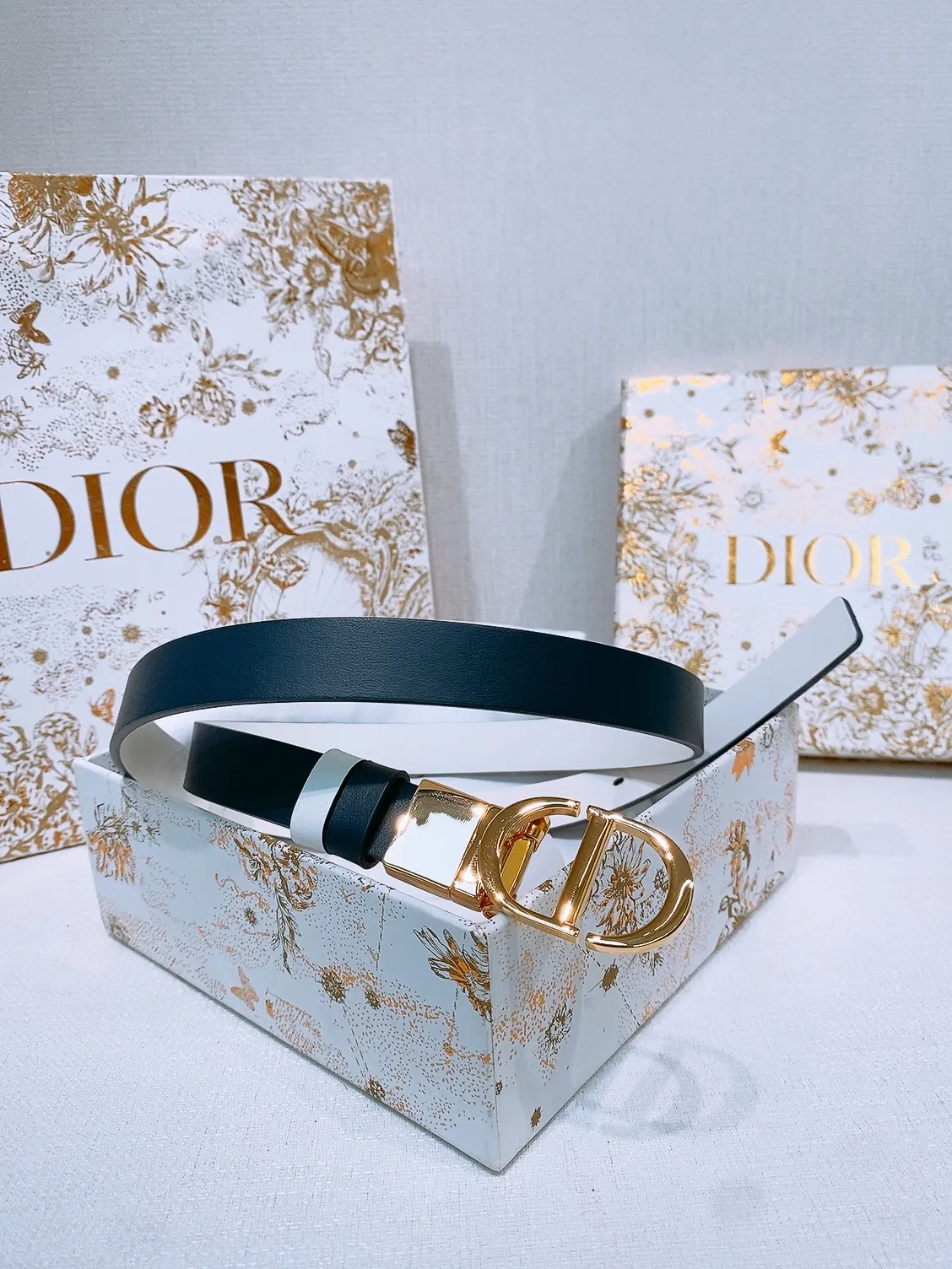 💰440💰Full package💰 💍Purchase level Dior⚡️🌹Montaigne *CD* belt Decorated with *Christian Dior* logo Glossy gold finish metal details Two detachable rings Calfskin belt⚡️🌹2.0cm