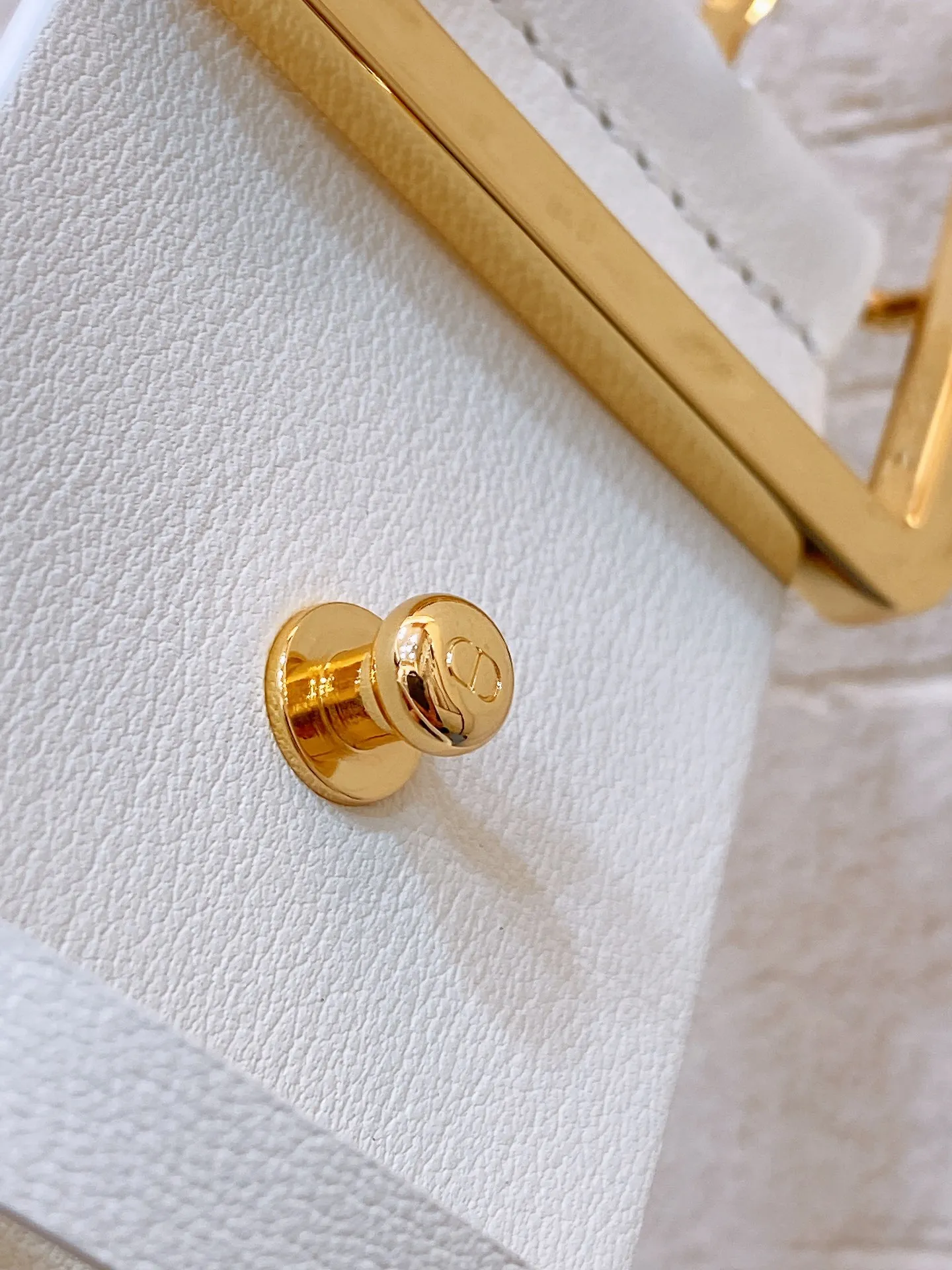 💰520💰Full package💰 💍purchasing grade Dior⚡️🌹Brass metal double-needle buckle, CD twist nail⚡️🌹Made of double-sided imported calfskin, showing quilting effect 5.0cm⚡️🌹Size 75-100 Euro