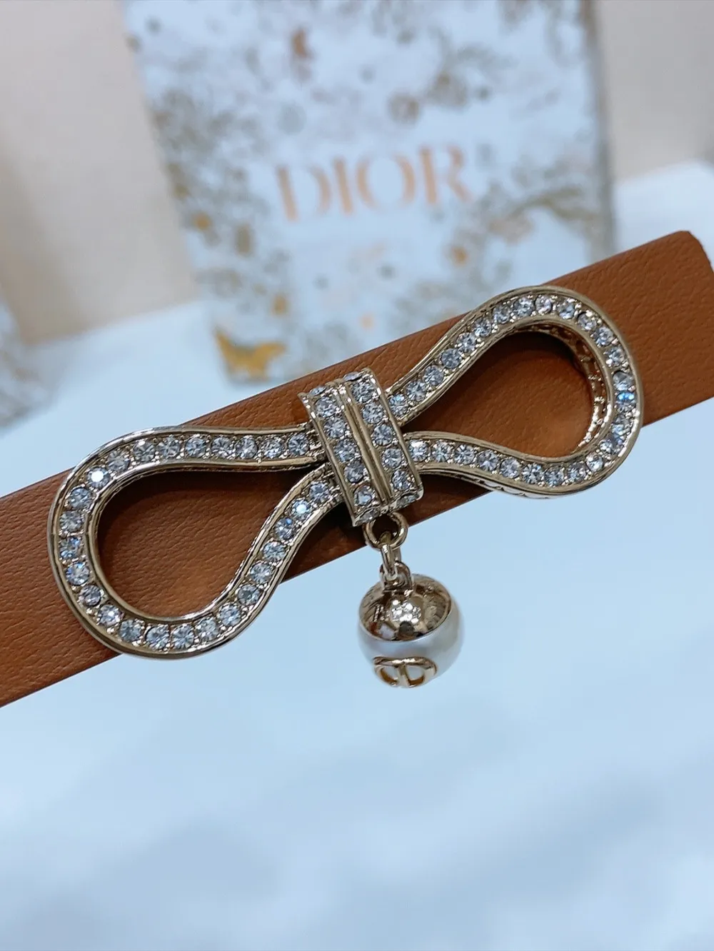 💰440💰Full package💰 💍Purchase level Dior Dior⚡️🌹Le Nœud de Dior belt butterfly diamond buckle🦋 Width 18mm⚡️🌹Imported fetal cowhide smooth cowhide and white imitation crystal decoration⚡️🌹