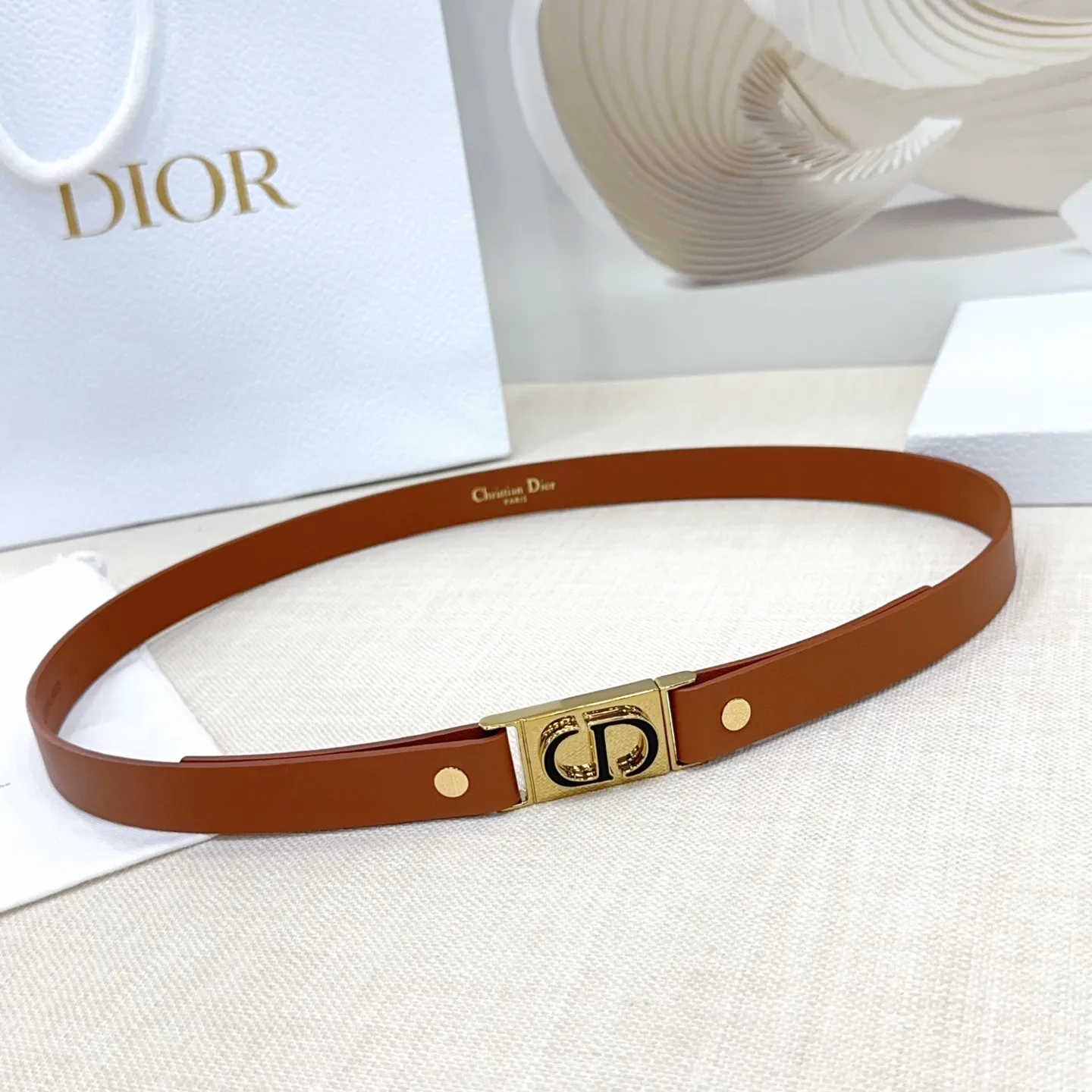 💰480💰Full package💰 💍Purchasing-grade Dior women's belt⚡️🌹 Width 2.0cm Double-sided first-layer cowhide⚡️🌹Length 75-100 Euro Premium copper hardware buckle original mold customization High quality