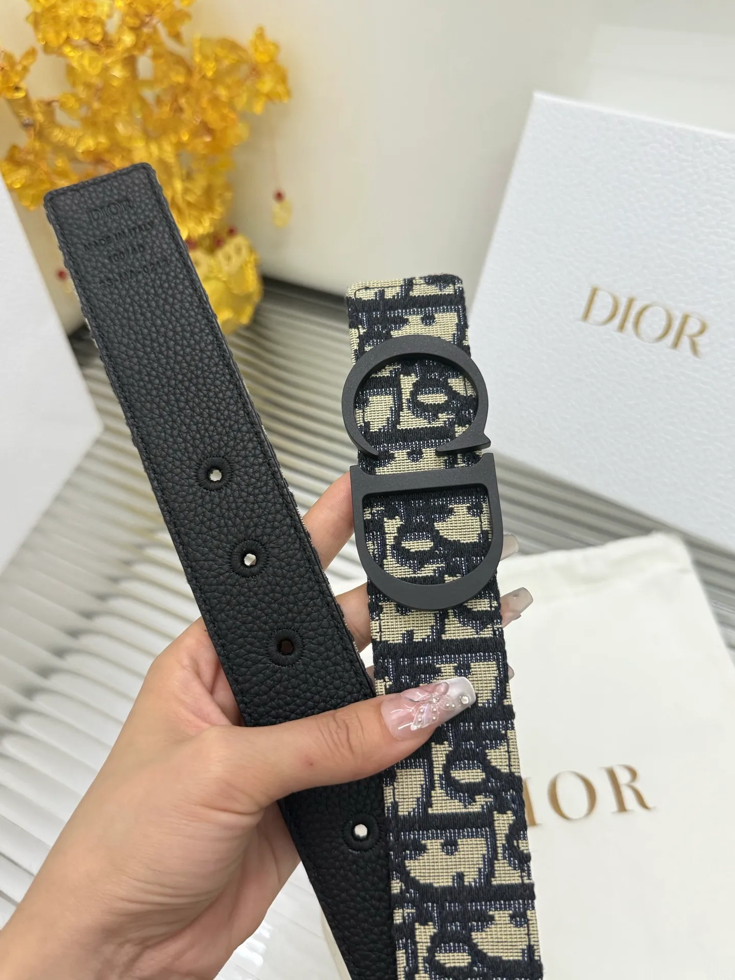 💰460💰Complete package💰 💍Purchasing-grade Christian Dior original fabric with calfskin and stitching holes, strong and not easy to deform🎉+high-quality tungsten steel hardware buckle, open molding, pattern texture is clearly visible, traces are revealed, and the official authentic quality is restored to the greatest extent 3.5cm