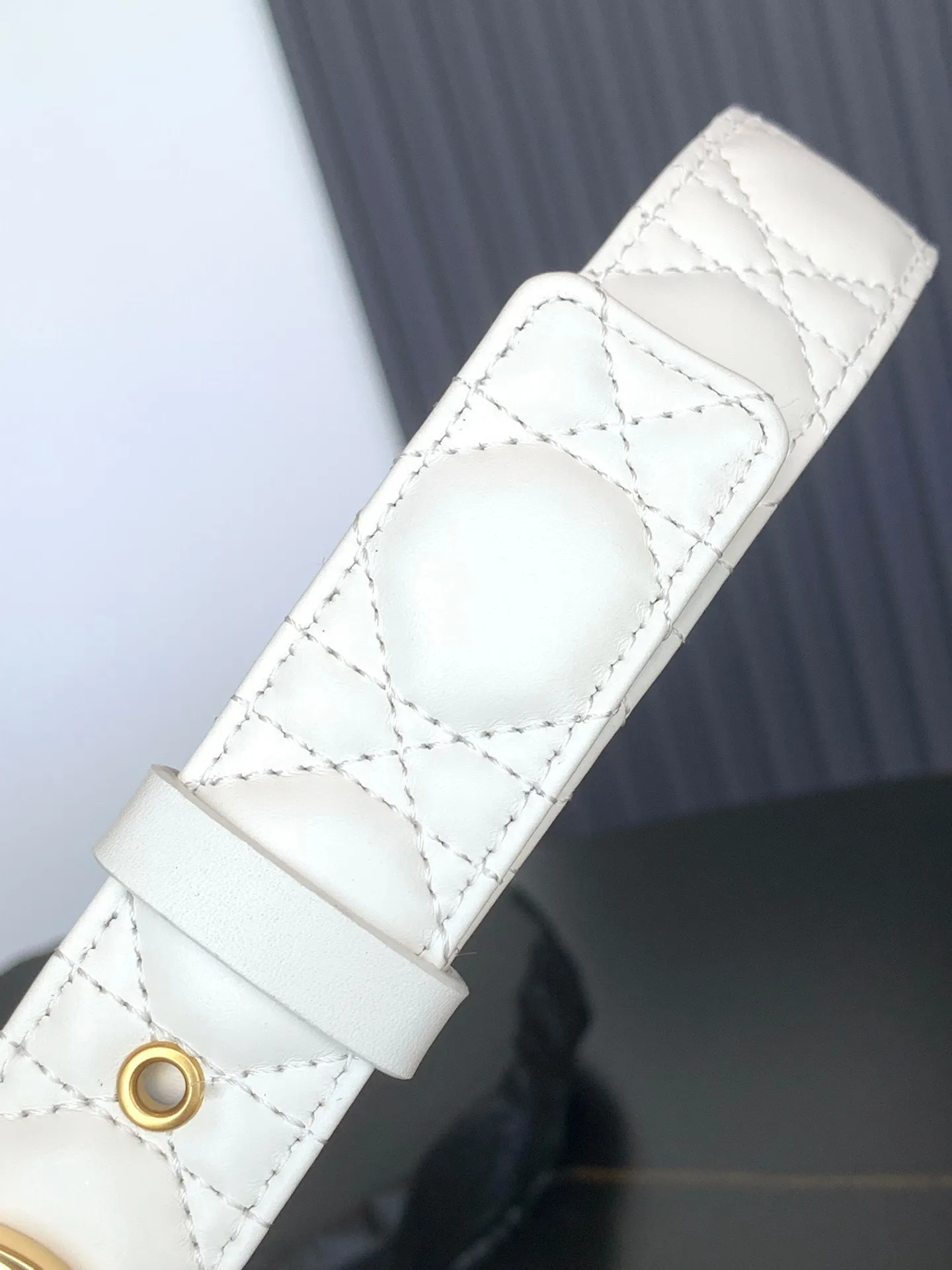 💰480💰Full set of packaging💰 💍Purchase level Dior⚡️🌹Special contribution for private goods! Belt width 3.0cm "D-Fence" calfskin with vintage metal logo. The leather is very tough and the wiring is very solid. The quality must be top notch👍🏻 and cannot be faulted!