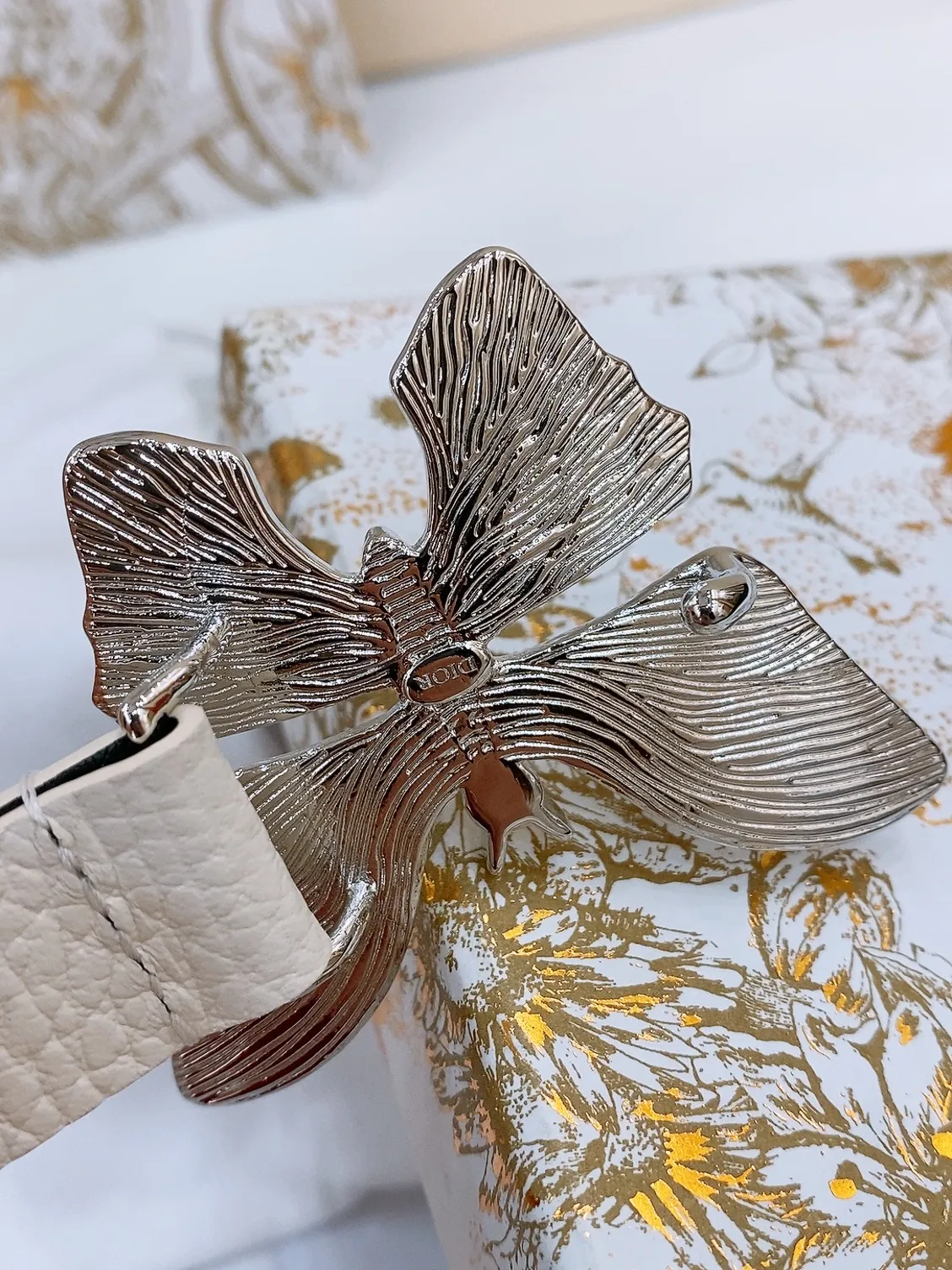 💰440💰Full package💰 💍Purchase level Dior Saddle Belt Brass hardware Double-sided saddle belt Grained cowhide surface and smooth cowhide bottom Soft and delicate feel Belt 2.0cm