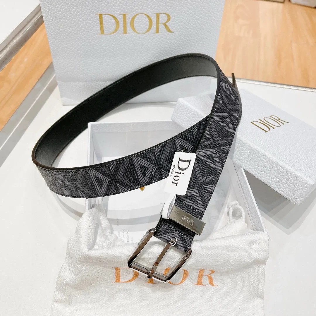 💰480💰Full package💰 💍Purchasing level Dior DIOR 3.5cm men's belt combines elegance with Dior's modern style. Double-sided design. One side is made of gray patterned canvas and the other side is made of gray smooth cow leather. Exquisite and elegant