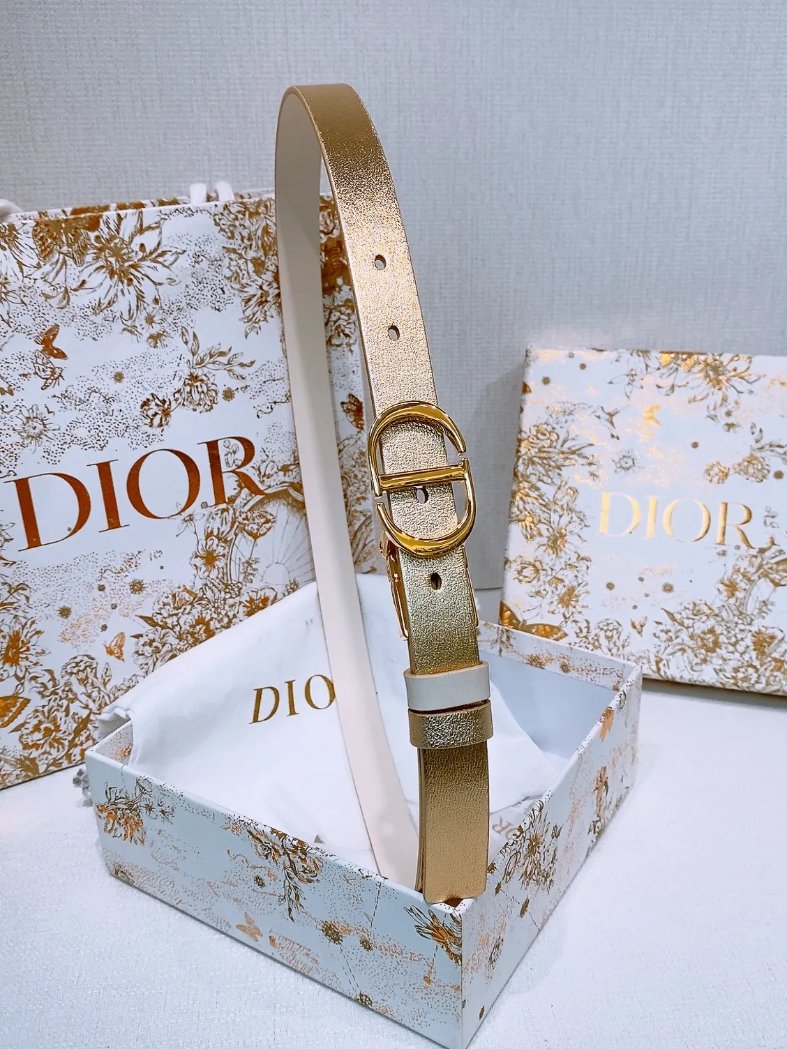 💰440💰Full package💰 💍Purchase level Dior⚡️🌹Montaigne *CD* belt Decorated with *Christian Dior* logo Glossy gold finish metal details Two detachable rings Calfskin belt⚡️🌹2.0cm
