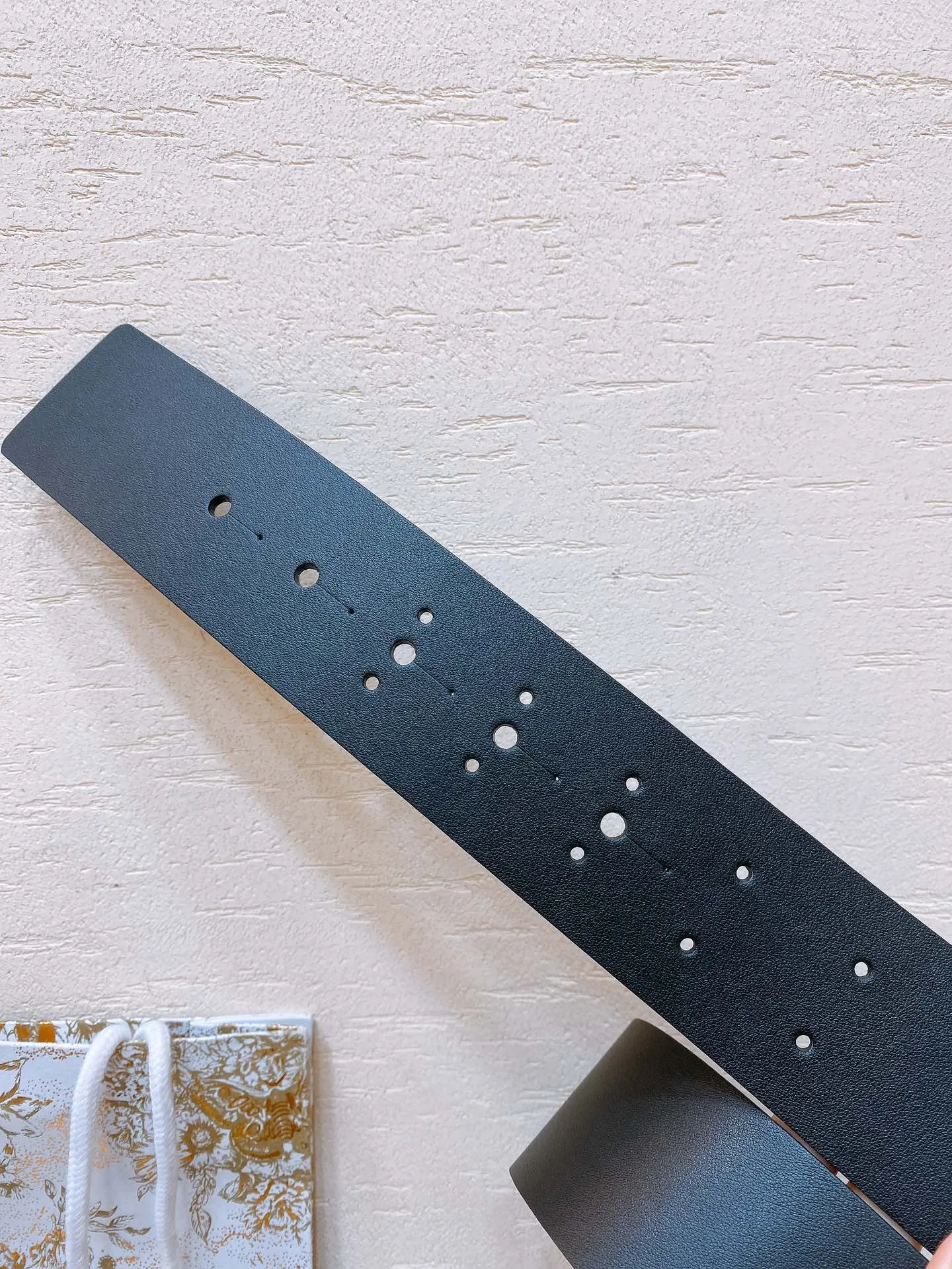 💰520💰Full package💰 💍purchasing grade Dior⚡️🌹Brass metal double-needle buckle, CD twist nail⚡️🌹Made of double-sided imported calfskin, showing quilting effect 5.0cm⚡️🌹Size 75-100 Euro