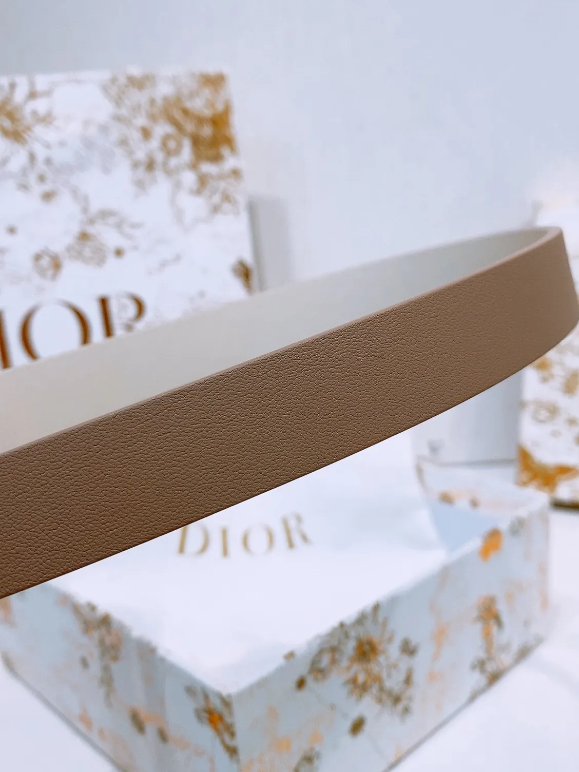 💰440💰Full package💰 💍Purchase level Dior⚡️🌹Montaigne *CD* belt Decorated with *Christian Dior* logo Glossy gold finish metal details Two detachable rings Calfskin belt⚡️🌹2.0cm