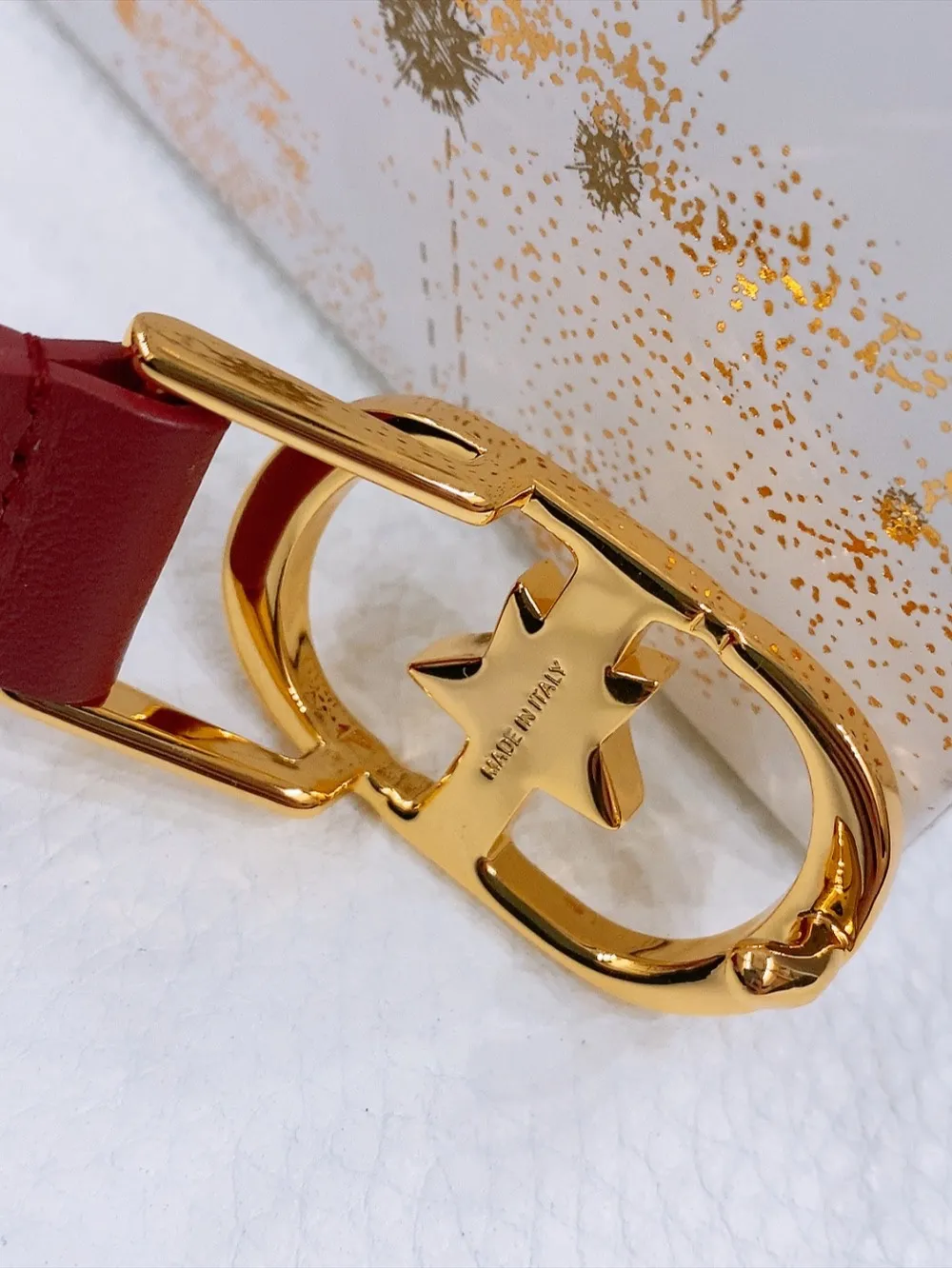 💰440💰Full package💰 💍Purchase grade Dior ⚡️20mm black smooth cow leather and silver tone imitation crystal ⚡️Lucky 30 Montaigne Star CD belt buckle White resin beads ⚡️ Christian Dior Paris logo on the inside Glossy gold finish metal details Top/bottom layer: cow leather Excluding trims and decorative lines