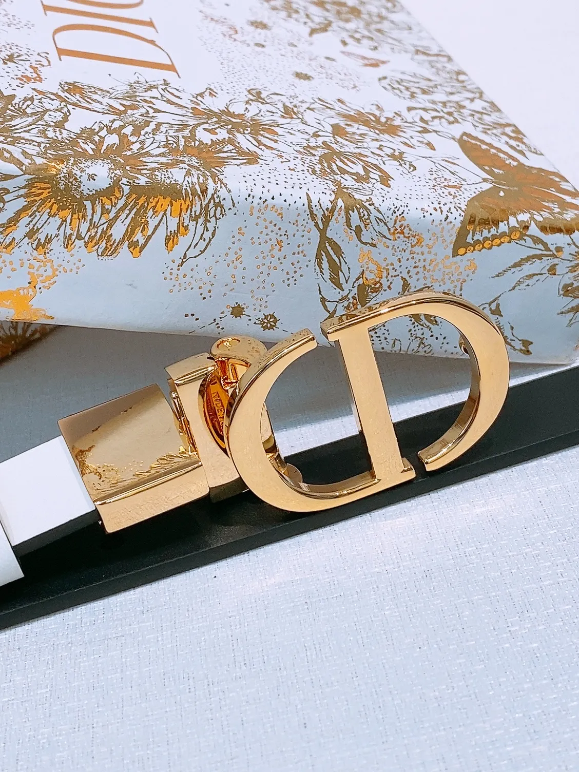 💰440💰Full package💰 💍Purchase level Dior⚡️🌹Montaigne *CD* belt Decorated with *Christian Dior* logo Glossy gold finish metal details Two detachable rings Calfskin belt⚡️🌹2.0cm