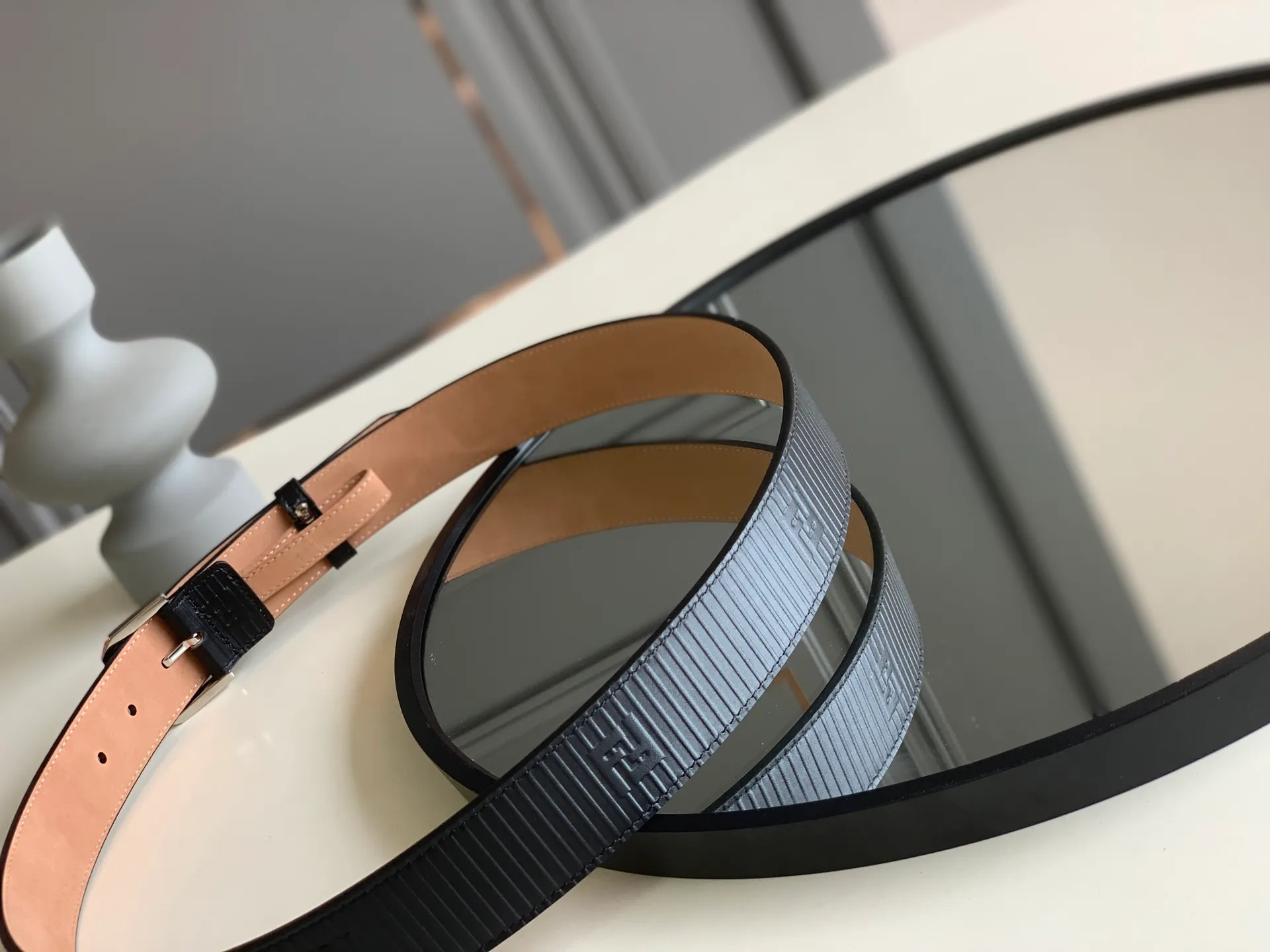 💰520💰Full package💰 💍Purchasing-grade FENDI belt, embossed calfskin imported from Italy, 3.5cm original tree paste leather bottom mark, BAGUETTE series palladium-plated belt buckle with chain buckle💓💓💓