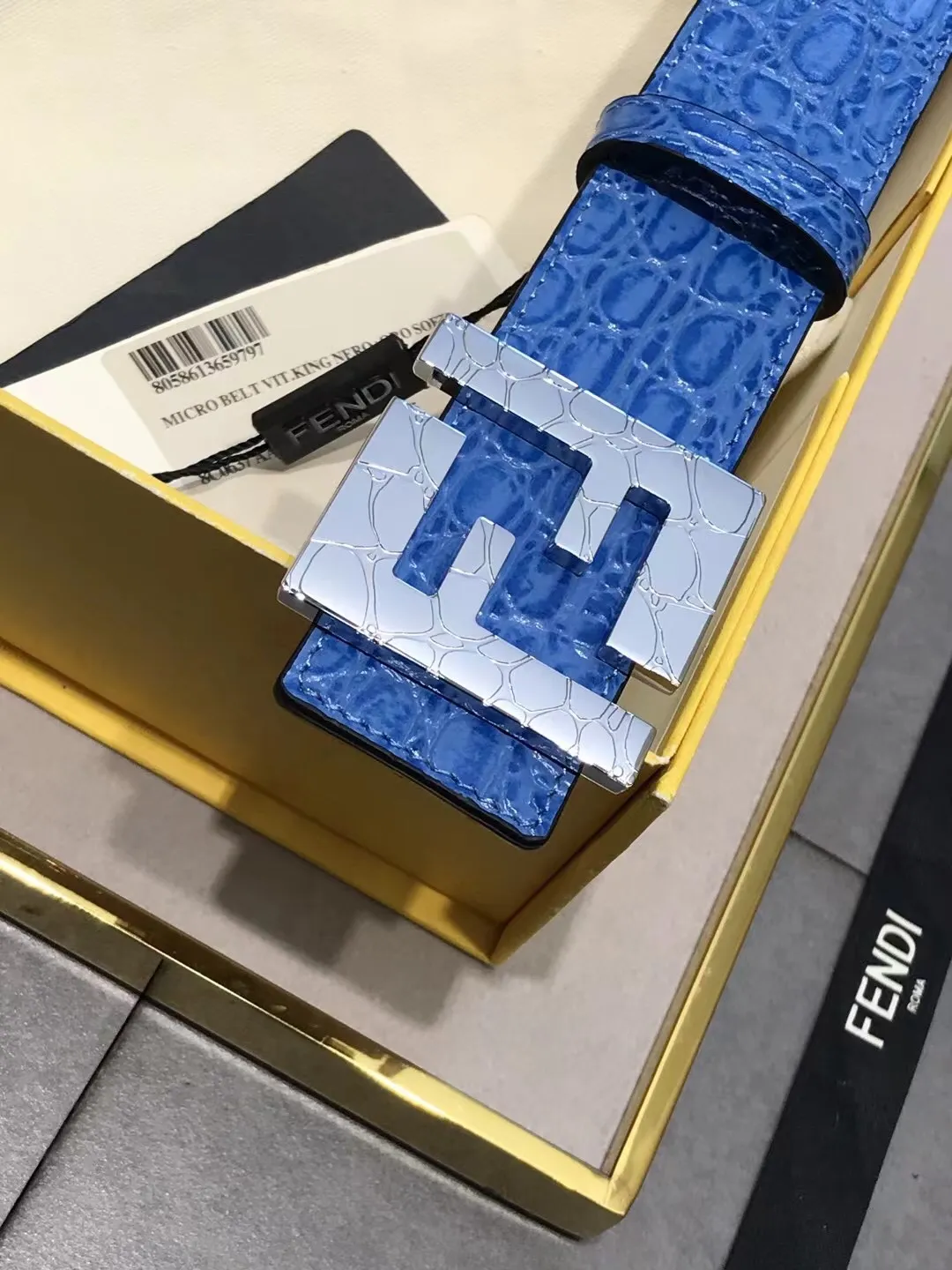 💰520💰Full set of packaging💰 💍Purchase level new model Fendi⚡️🌹Wide 39MM Support NFC chip scanning, logo-shaped wide belt⚡️🌹Original rivet buckle, imported original stone pattern and made of tree paste cowhide⚡️🌹Gold-plated surface metal products, quality assurance, non-market currency!