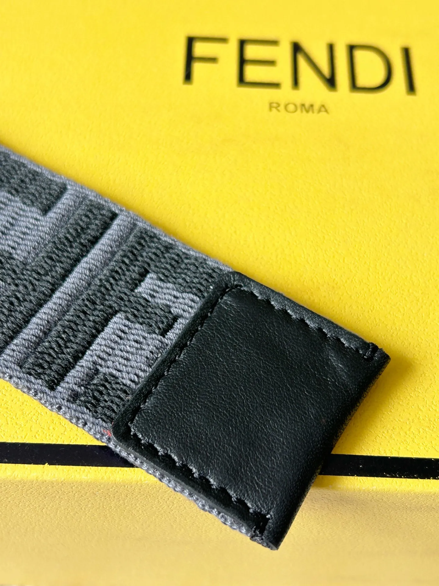 💰440💰Complete package💰 💍Purchase level FENDI (Fendi) counter same style Men's casual webbing 4.0cm wide Satin material showing gray and black jacquard FF pattern Retro silver metal double-ring buckle adjustable low-key fashion casual