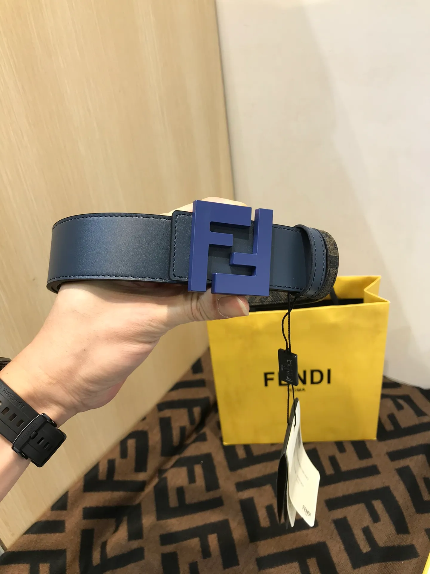 💰520💰Full set of packaging💰 💍Purchase grade Fendi 38 MM wide, supports NFC chip scanning, logo-shaped belt, original F brushed gun color rivet buckle, imported original calf pattern with presbyopia, soft touch, gold-plated surface metal products, quality assurance, details are not market currency!