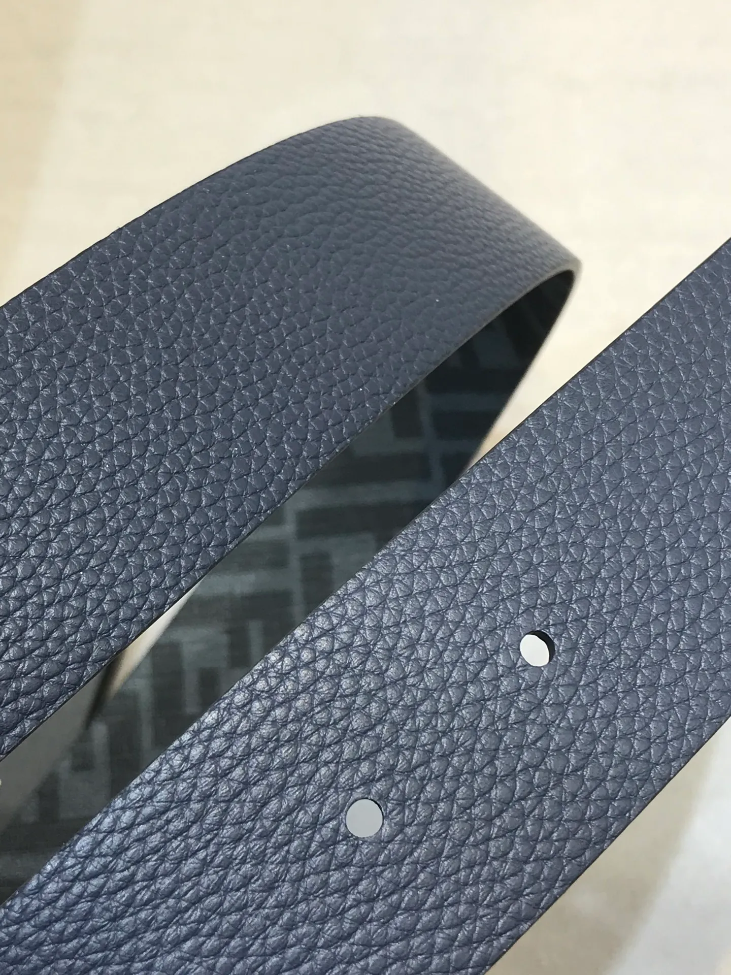 💰480💰Full package💰 💍Purchase level Fendi⚡️🌹Width 38 MM, supports NFC chip scanning, logo-shaped belt, original F three-dimensional texture sand-colored rivet buckle, imported original surface made of calfskin, soft to the touch, gold-plated surface metal products, quality assurance, details are not market currency!